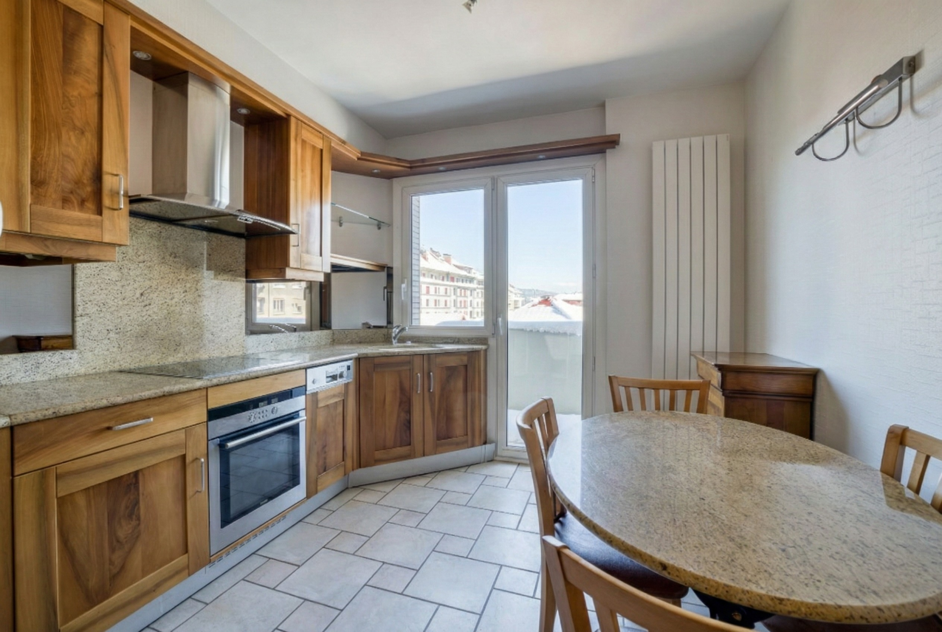 luxury apartment 4 Rooms for sale on ANNECY (74000)