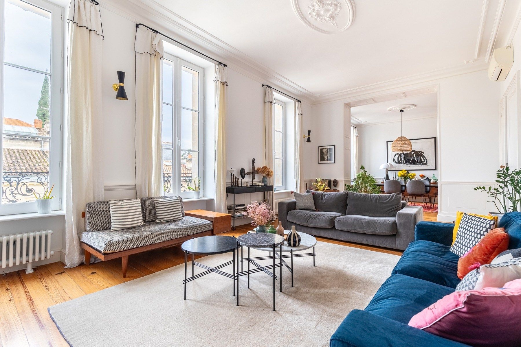 luxury apartment 6 Rooms for sale on BORDEAUX (33000)