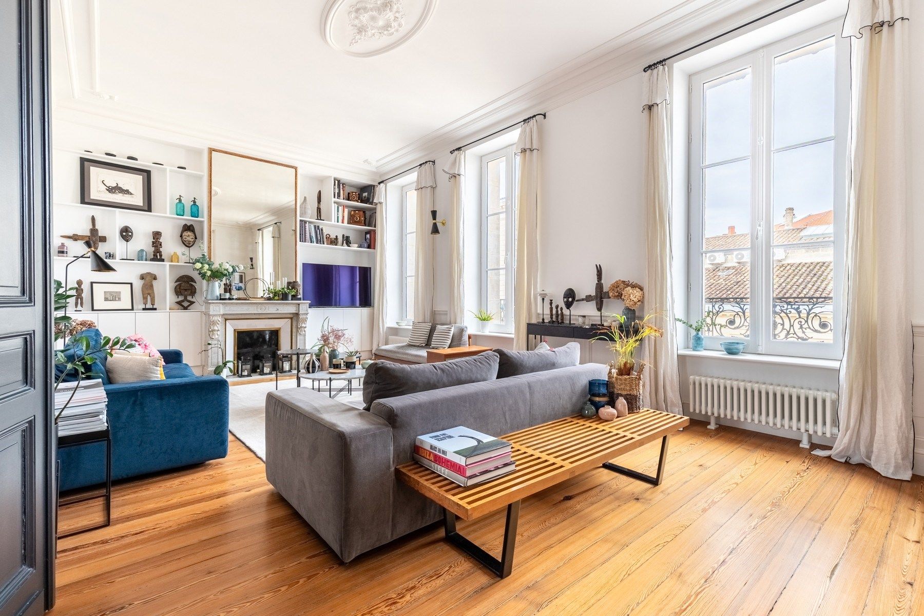 luxury apartment 6 Rooms for sale on BORDEAUX (33000)