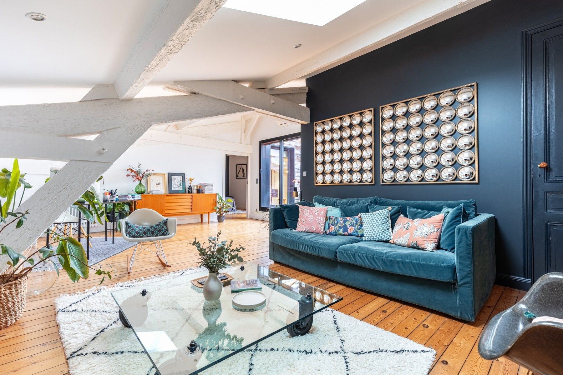 luxury apartment 6 Rooms for sale on BORDEAUX (33000)