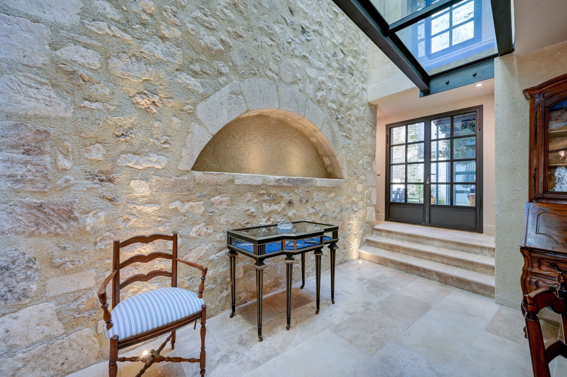 luxury house 8 Rooms for sale on ST REMY DE PROVENCE (13210)