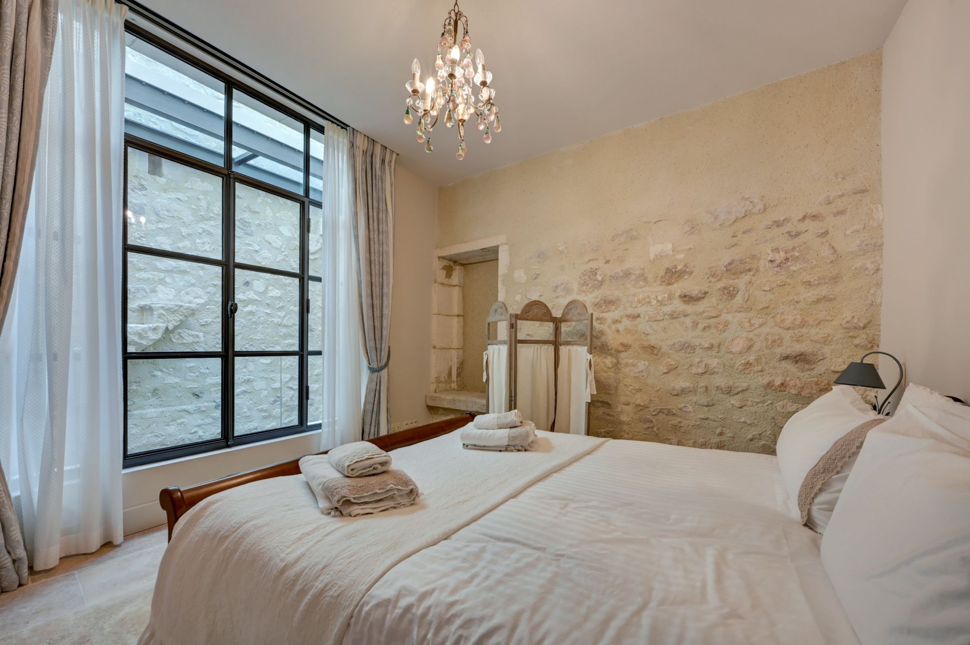 luxury house 8 Rooms for sale on ST REMY DE PROVENCE (13210)