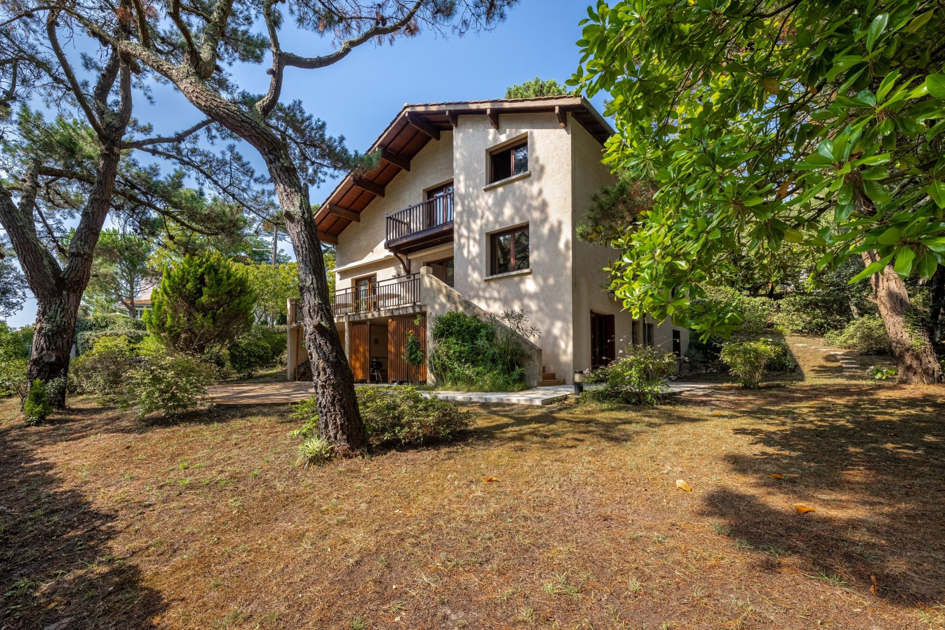 luxury house 8 Rooms for sale on ARCACHON (33120)