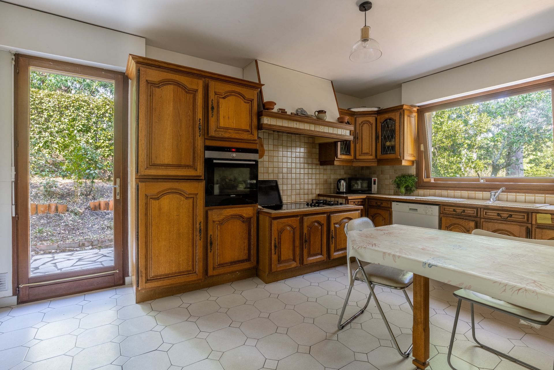 luxury house 8 Rooms for sale on ARCACHON (33120)