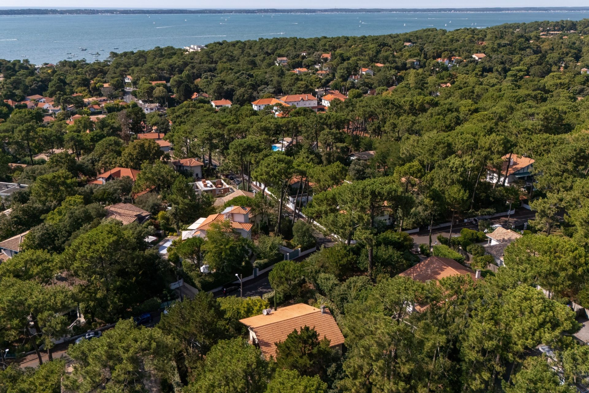 luxury house 8 Rooms for sale on ARCACHON (33120)