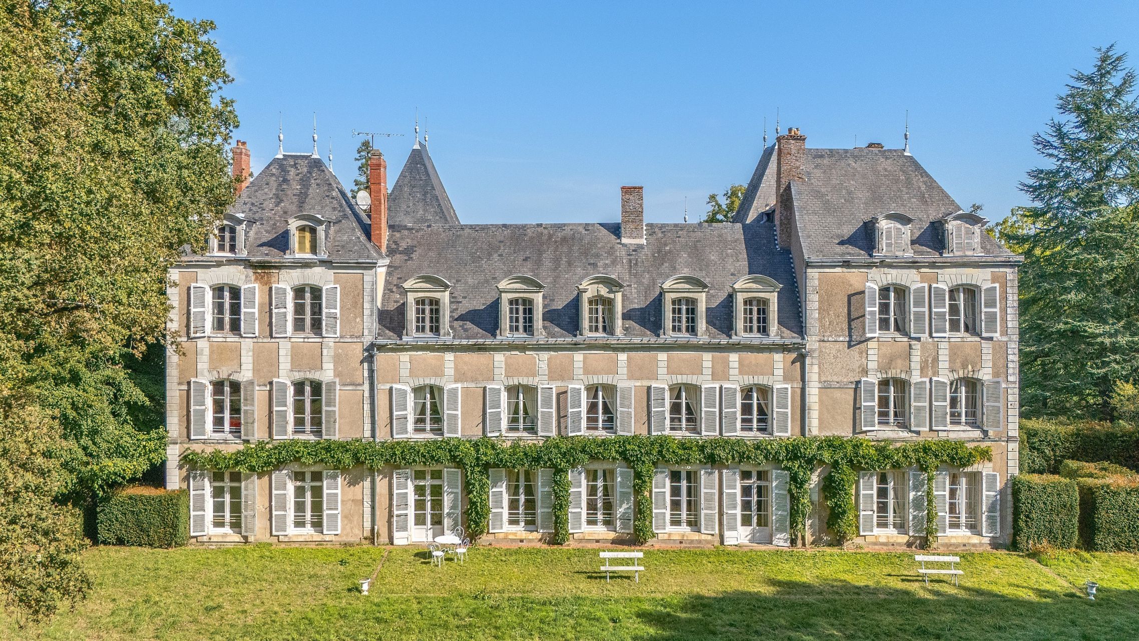 propriété de luxe 116 Pièces en vente sur ANGERS (49000)