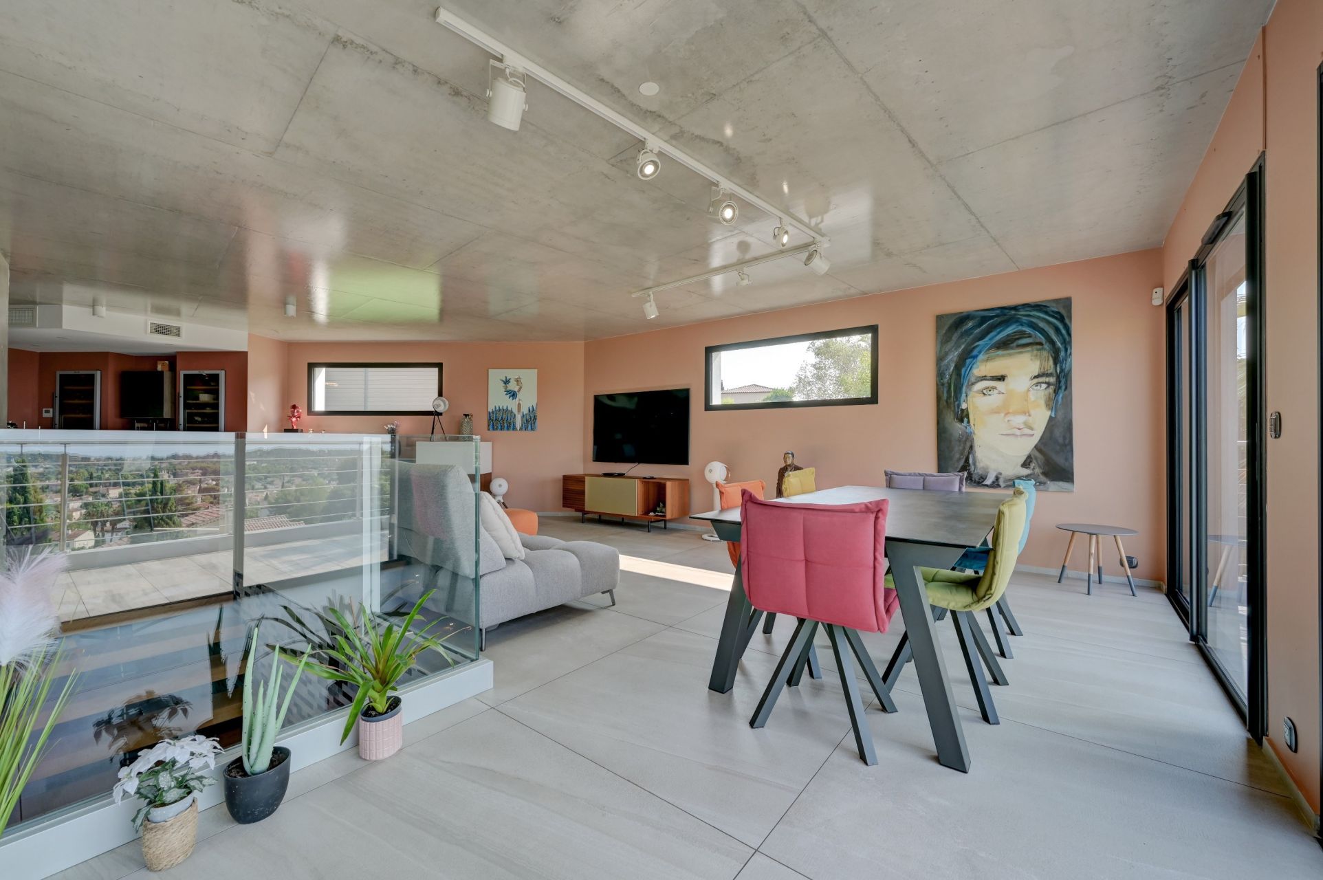 luxury villa 7 Rooms for sale on LA GARDE (83130)
