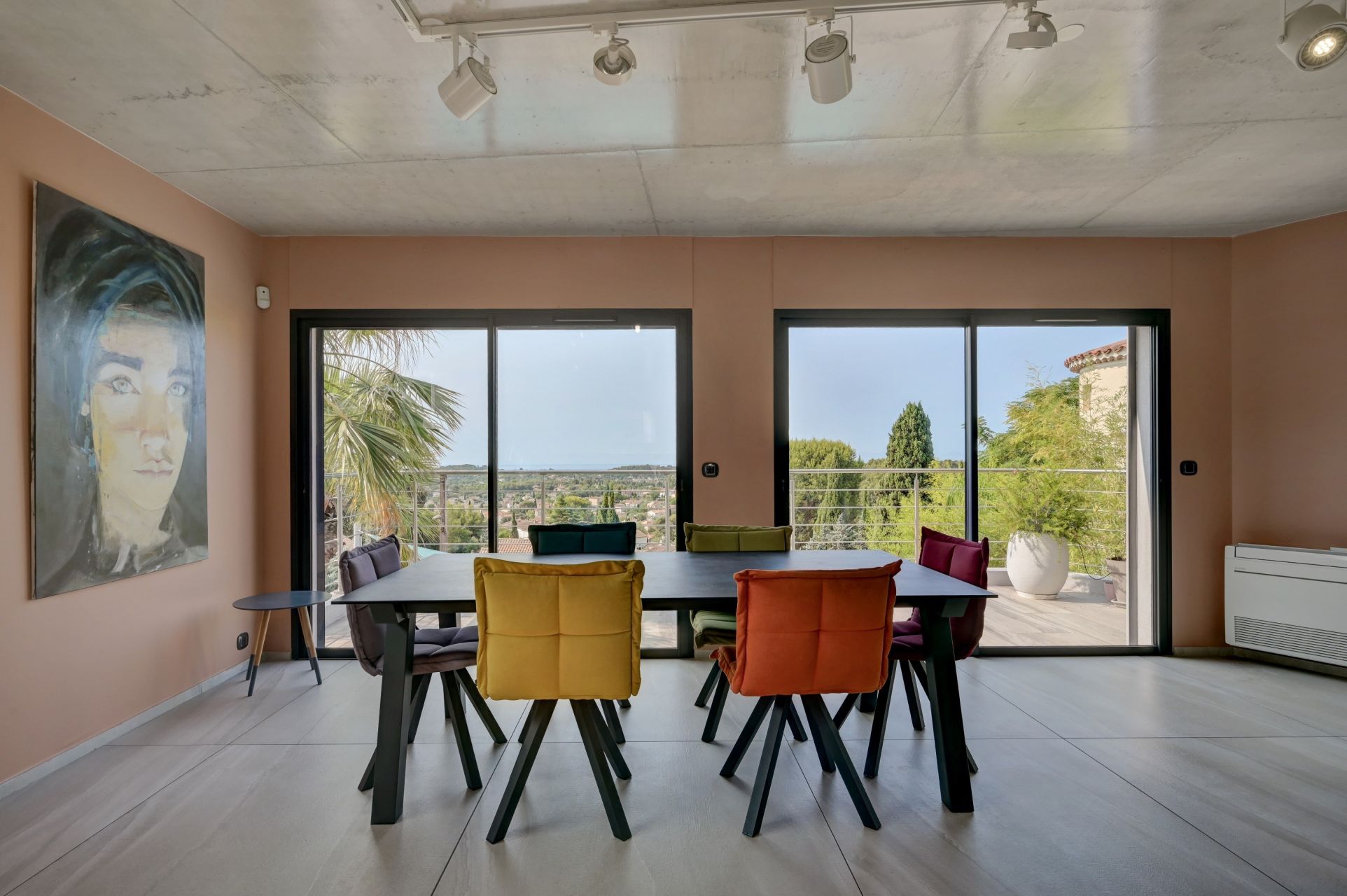 luxury villa 7 Rooms for sale on LA GARDE (83130)