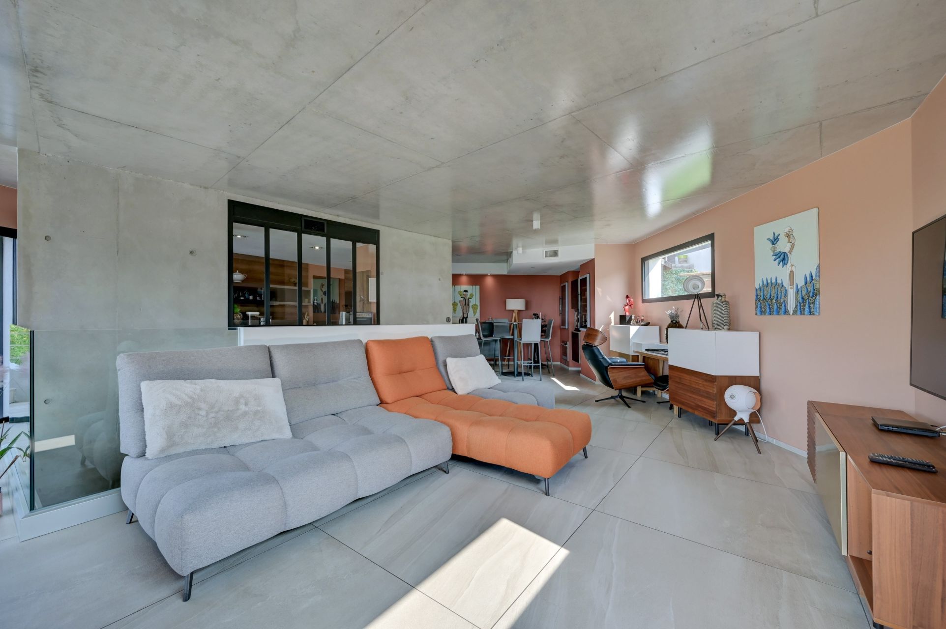 luxury villa 7 Rooms for sale on LA GARDE (83130)