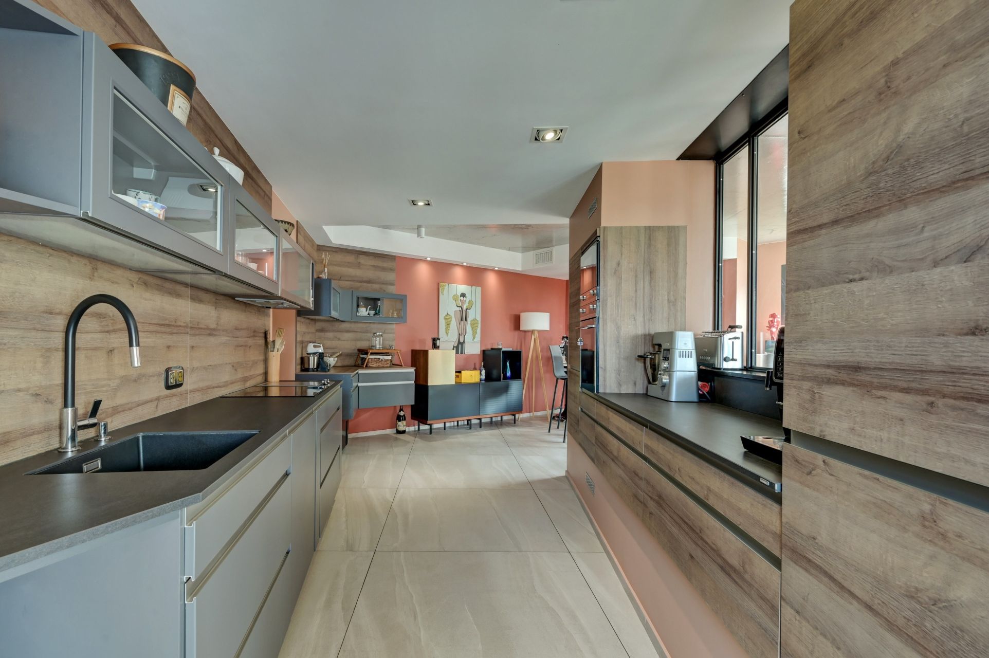 luxury villa 7 Rooms for sale on LA GARDE (83130)
