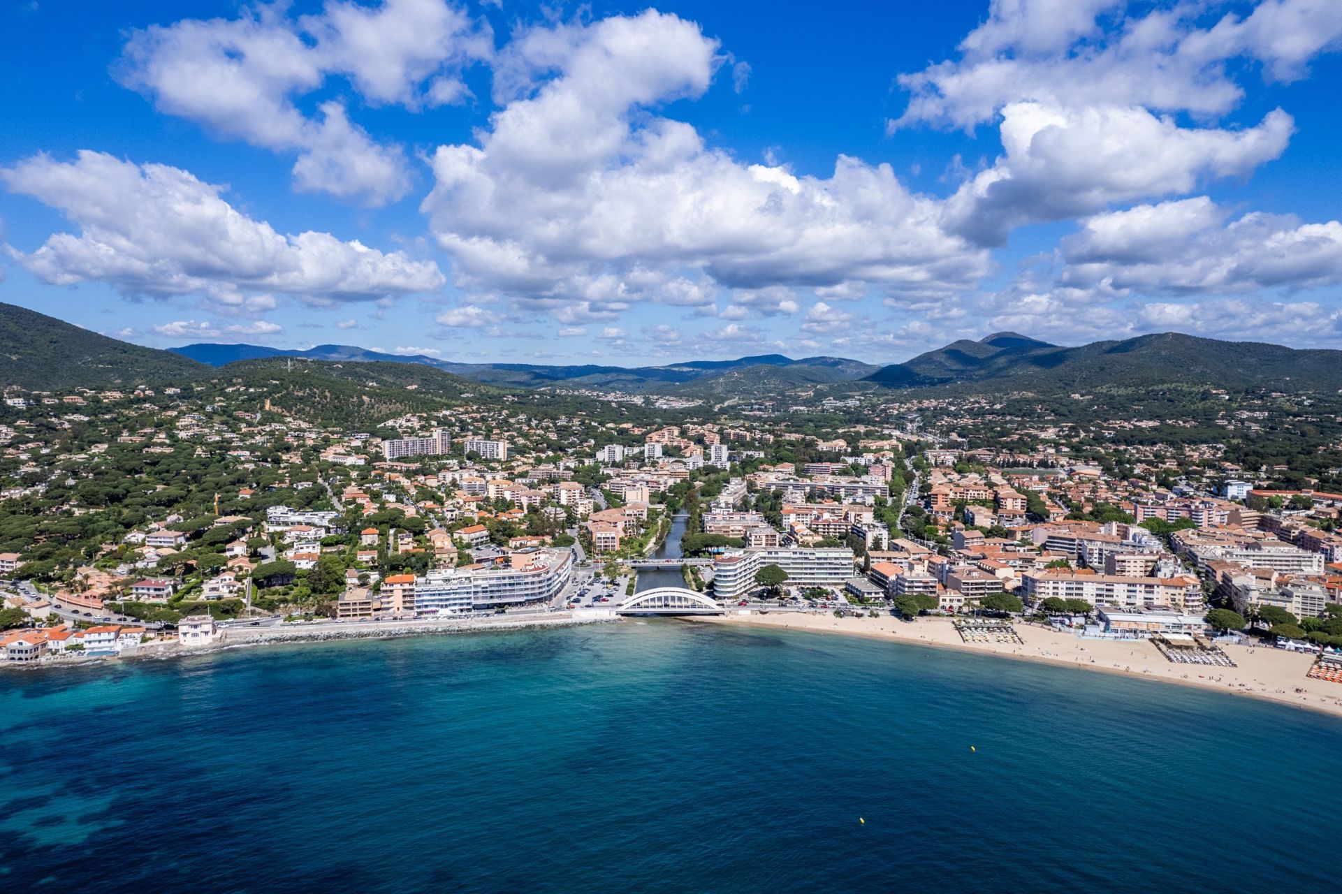 luxury apartment 4 Rooms for sale on STE MAXIME (83120)
