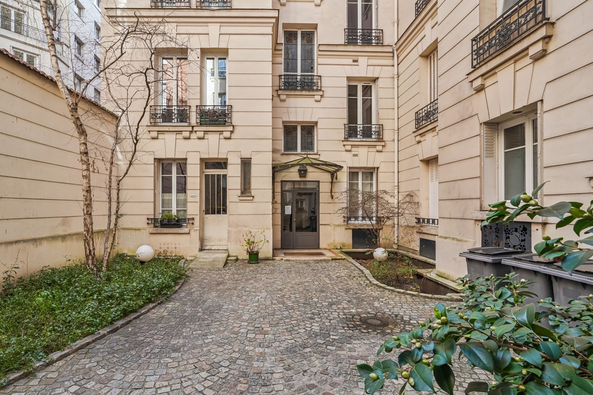 luxury apartment 2 Rooms for sale on NEUILLY SUR SEINE (92200)