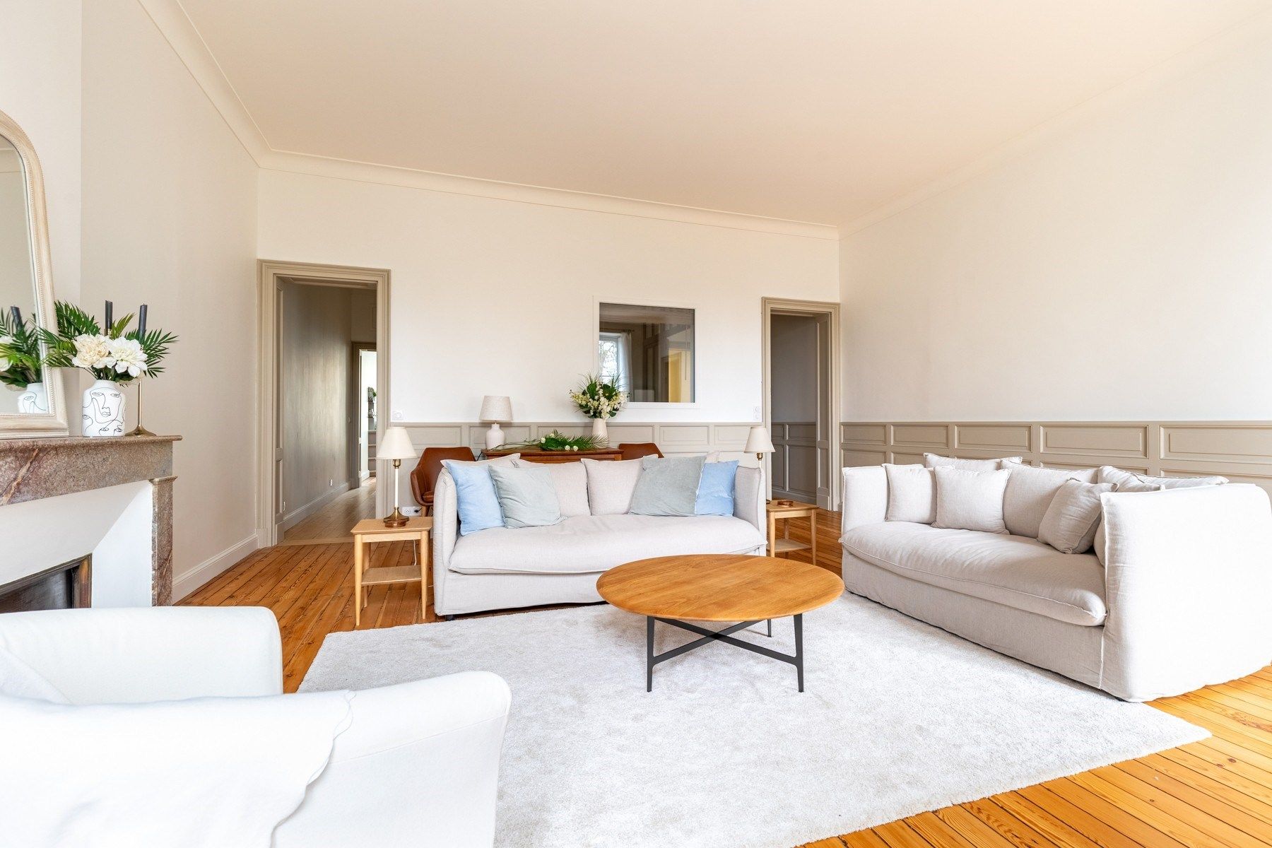 luxury apartment 5 Rooms for sale on BORDEAUX (33000)