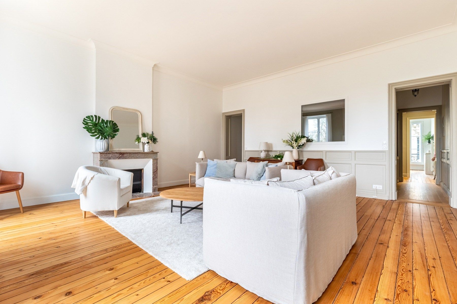 luxury apartment 5 Rooms for sale on BORDEAUX (33000)