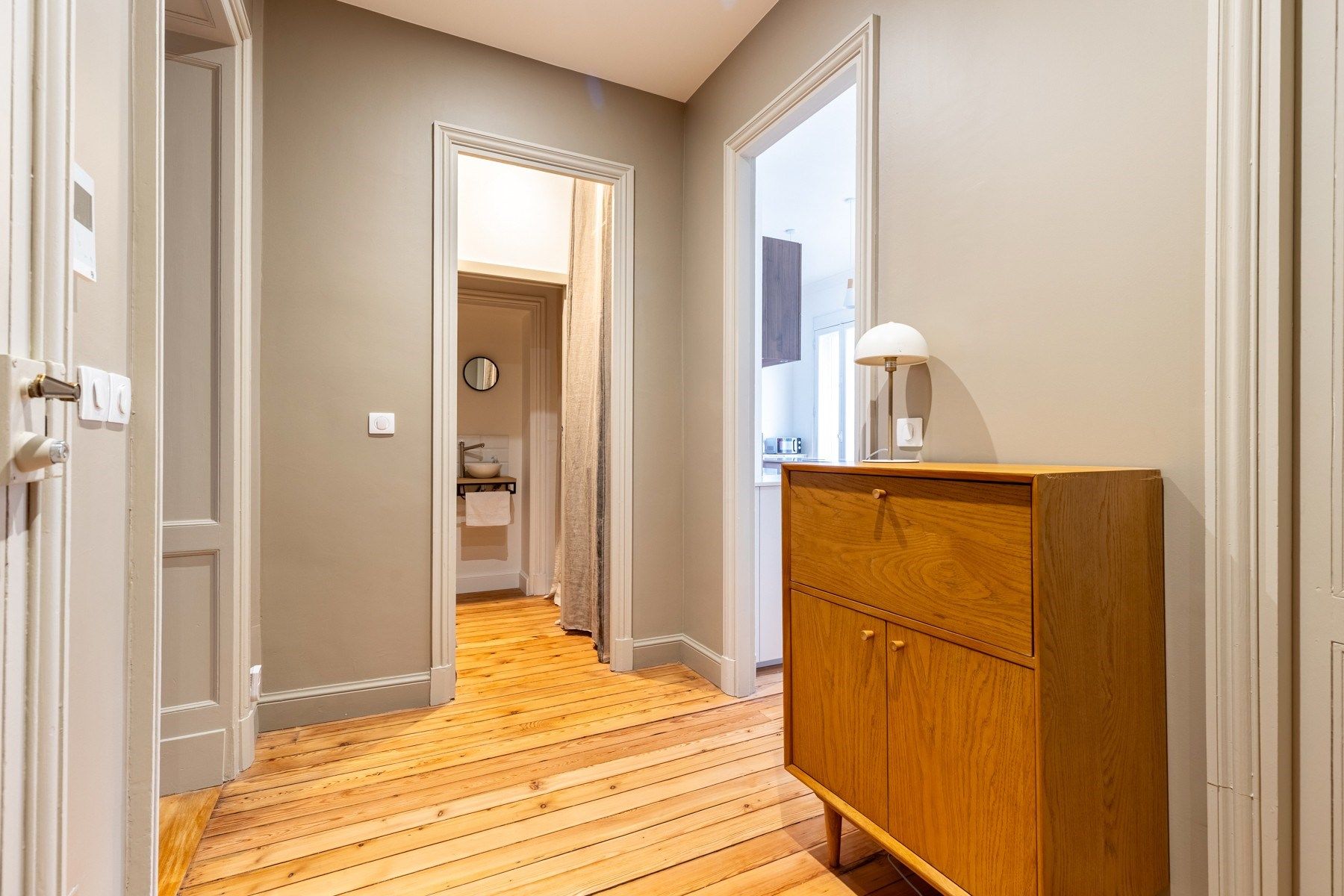 luxury apartment 5 Rooms for sale on BORDEAUX (33000)