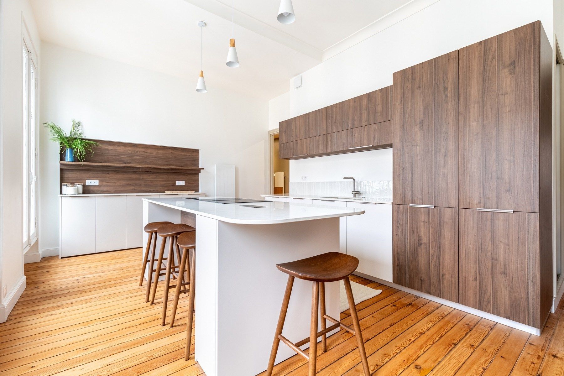 luxury apartment 5 Rooms for sale on BORDEAUX (33000)