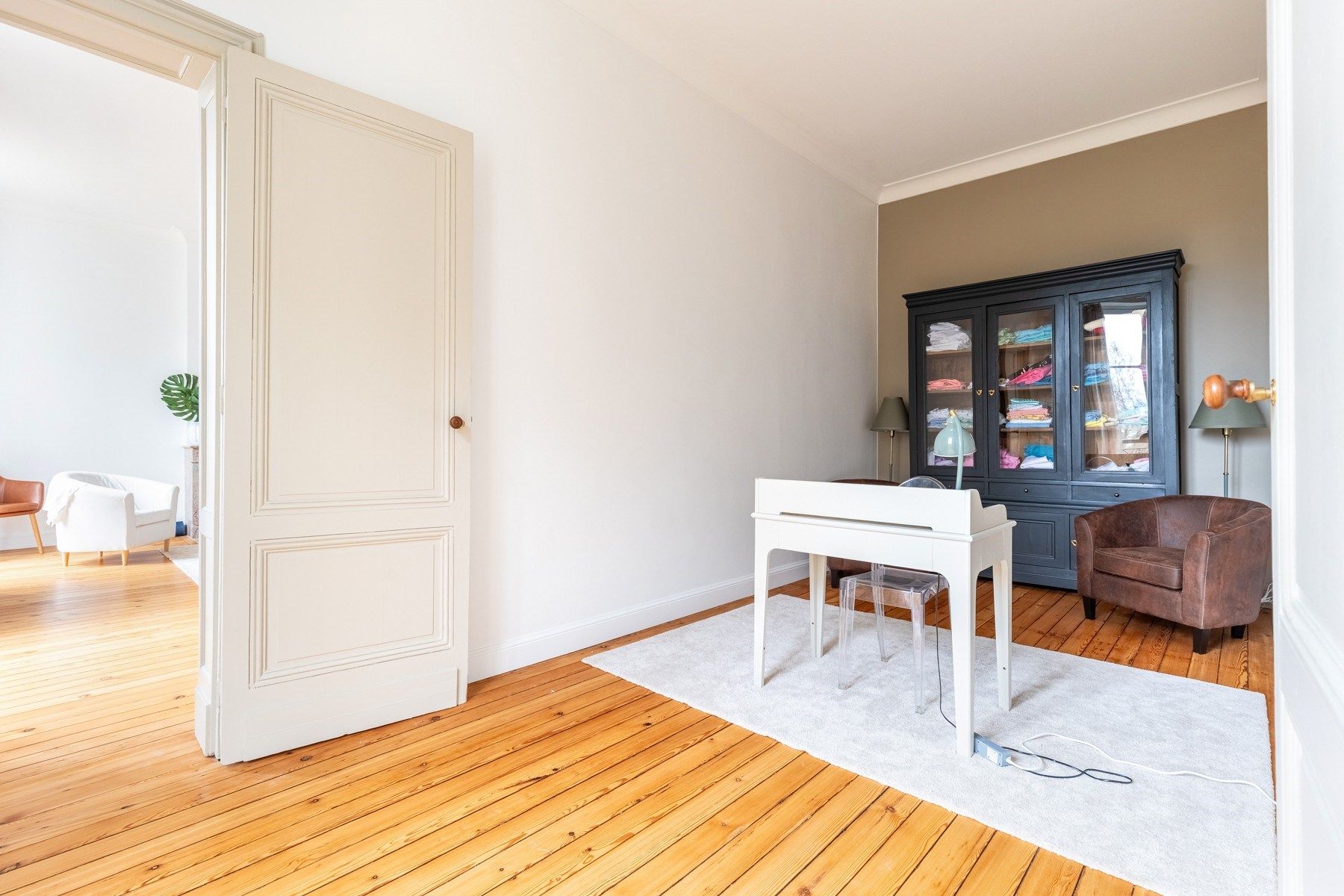 luxury apartment 5 Rooms for sale on BORDEAUX (33000)