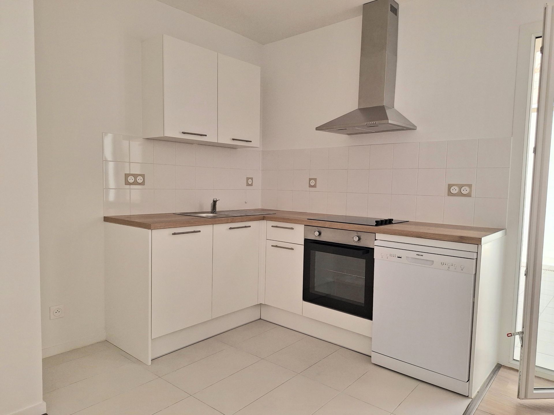 luxury apartment 2 Rooms for sale on PUTEAUX (92800)