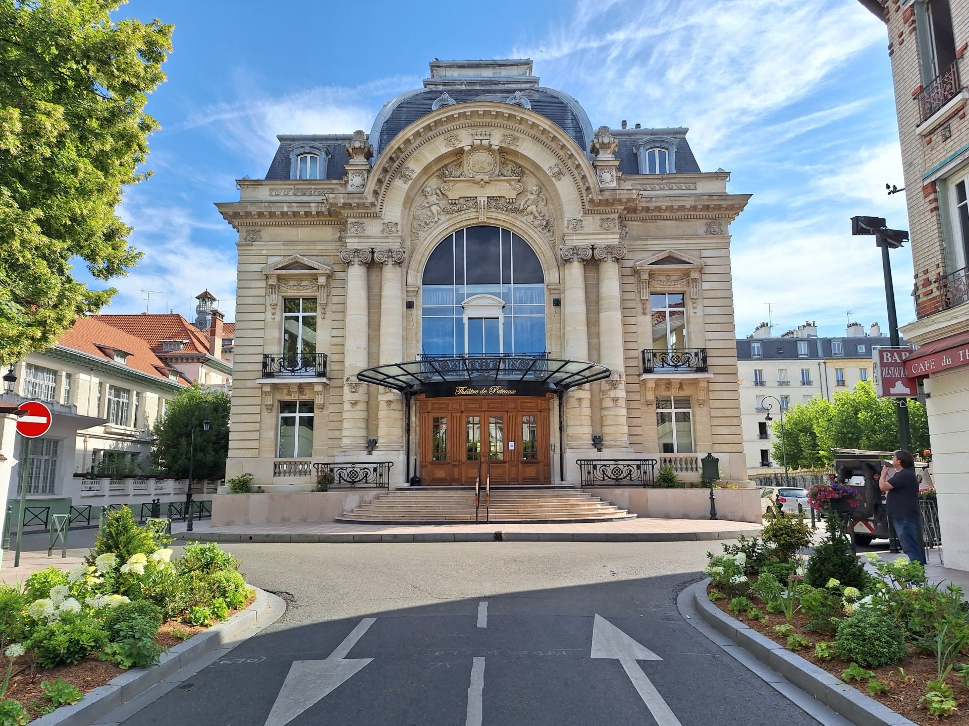 luxury apartment 2 Rooms for sale on PUTEAUX (92800)