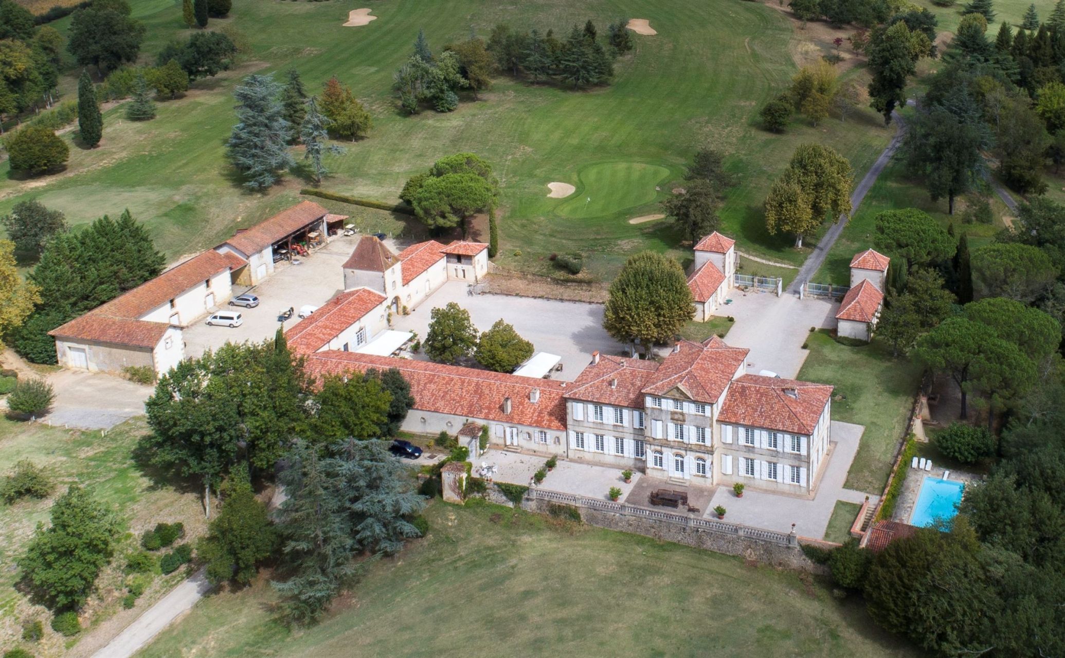 luxury house 12 Rooms for sale on AUCH (32000)