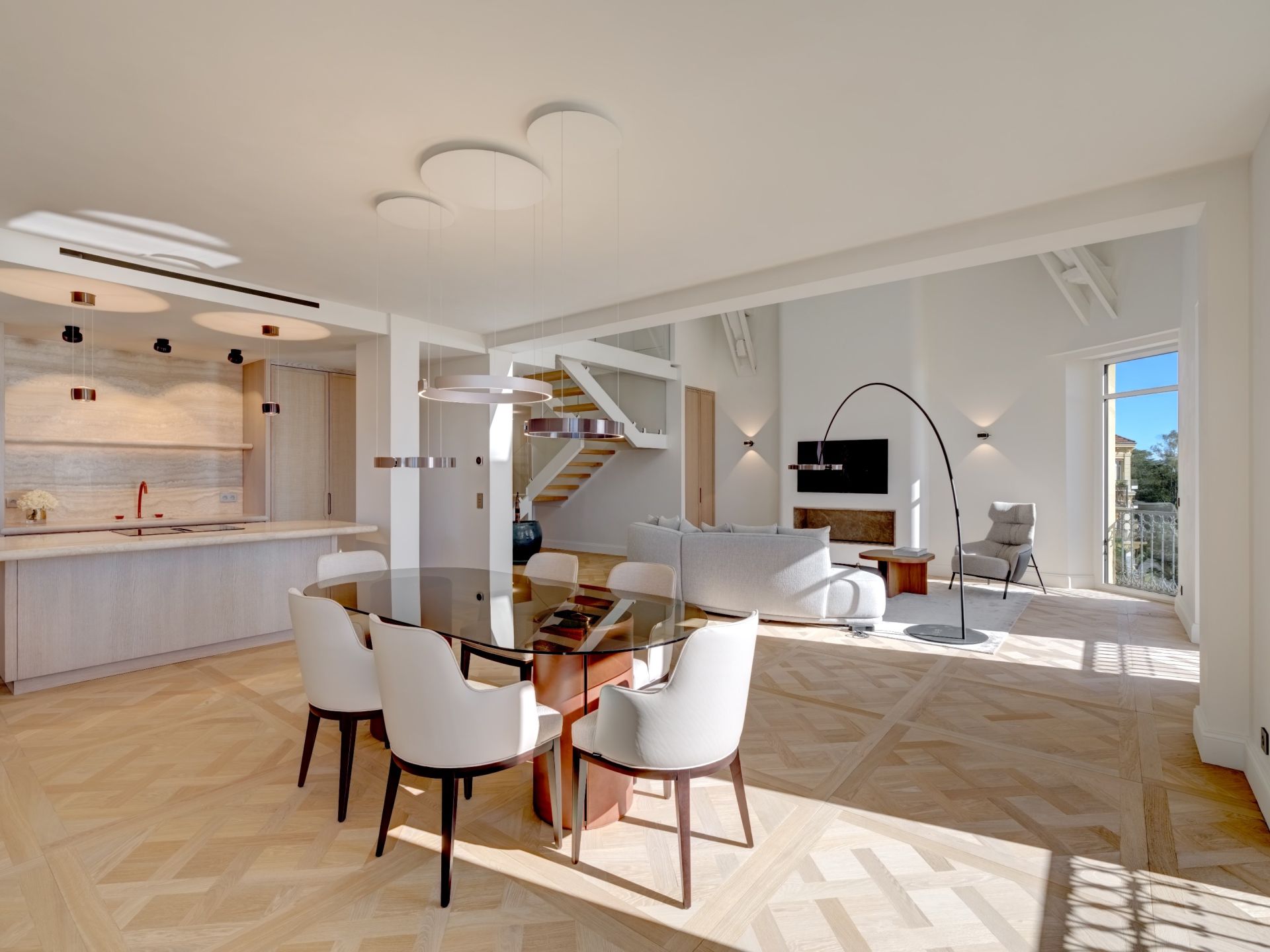 luxury loft 5 Rooms for sale on CANNES (06400)