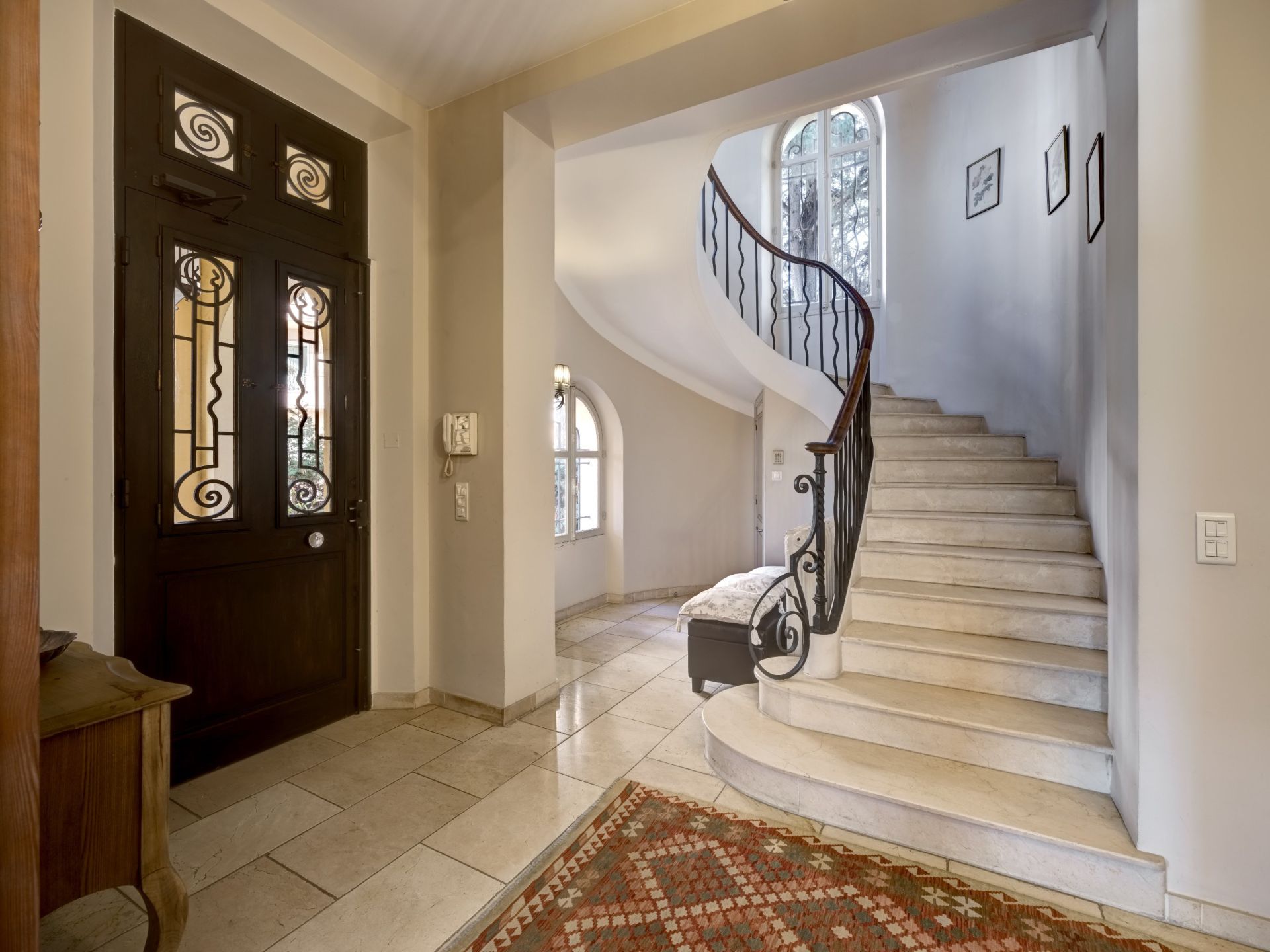 mansion 7 Rooms for sale on CANNES (06400)