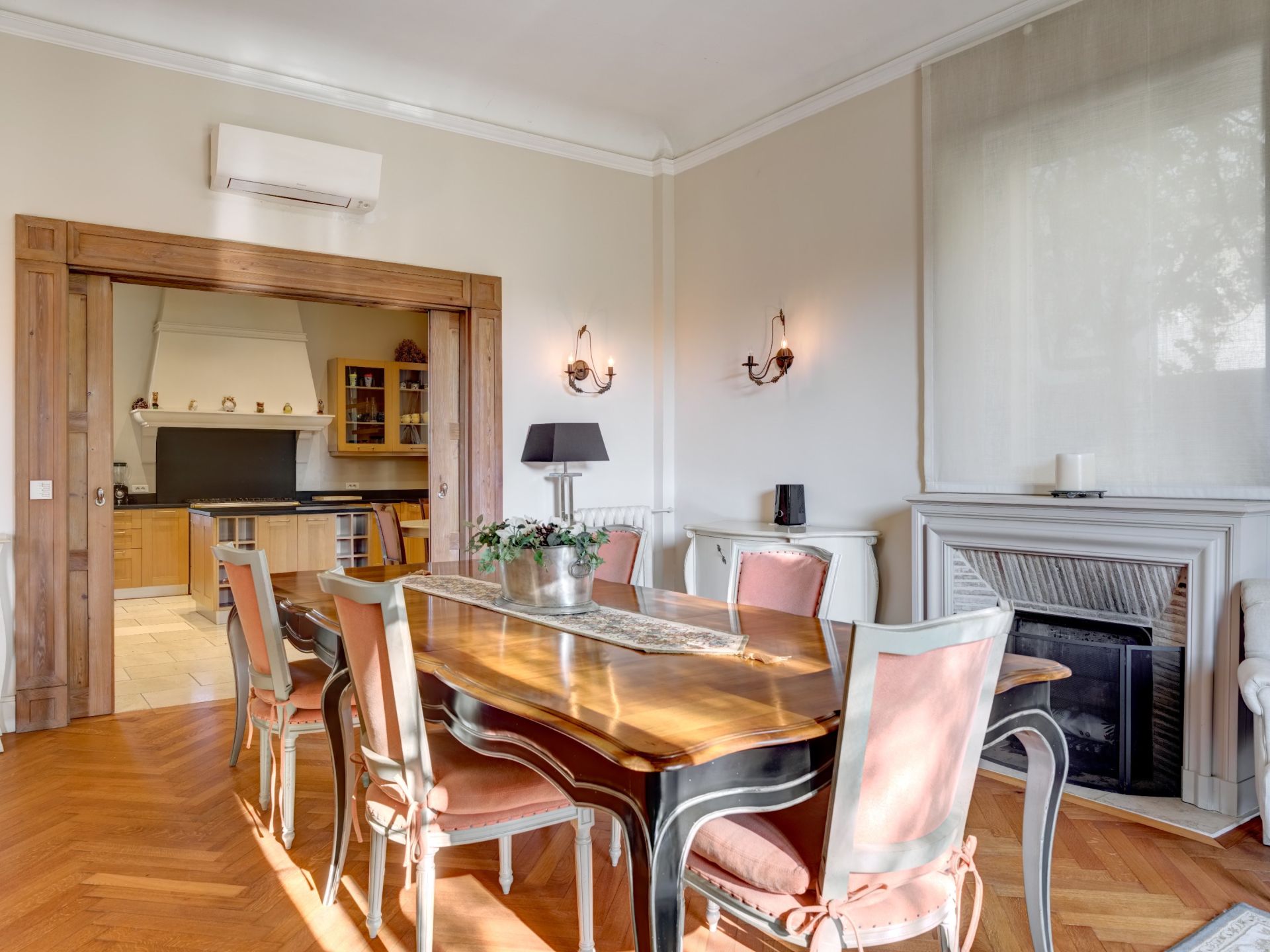 mansion 7 Rooms for sale on CANNES (06400)