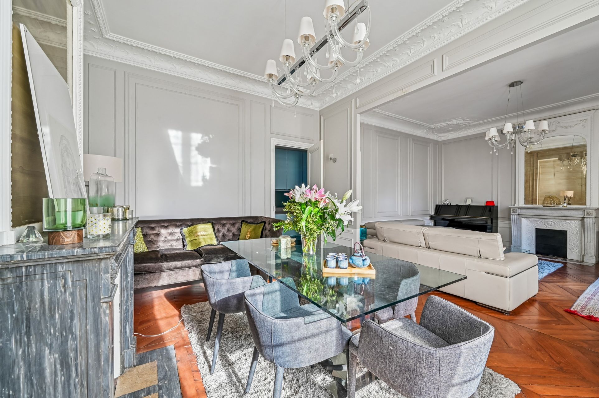 luxury apartment 5 Rooms for sale on PARIS (75016)