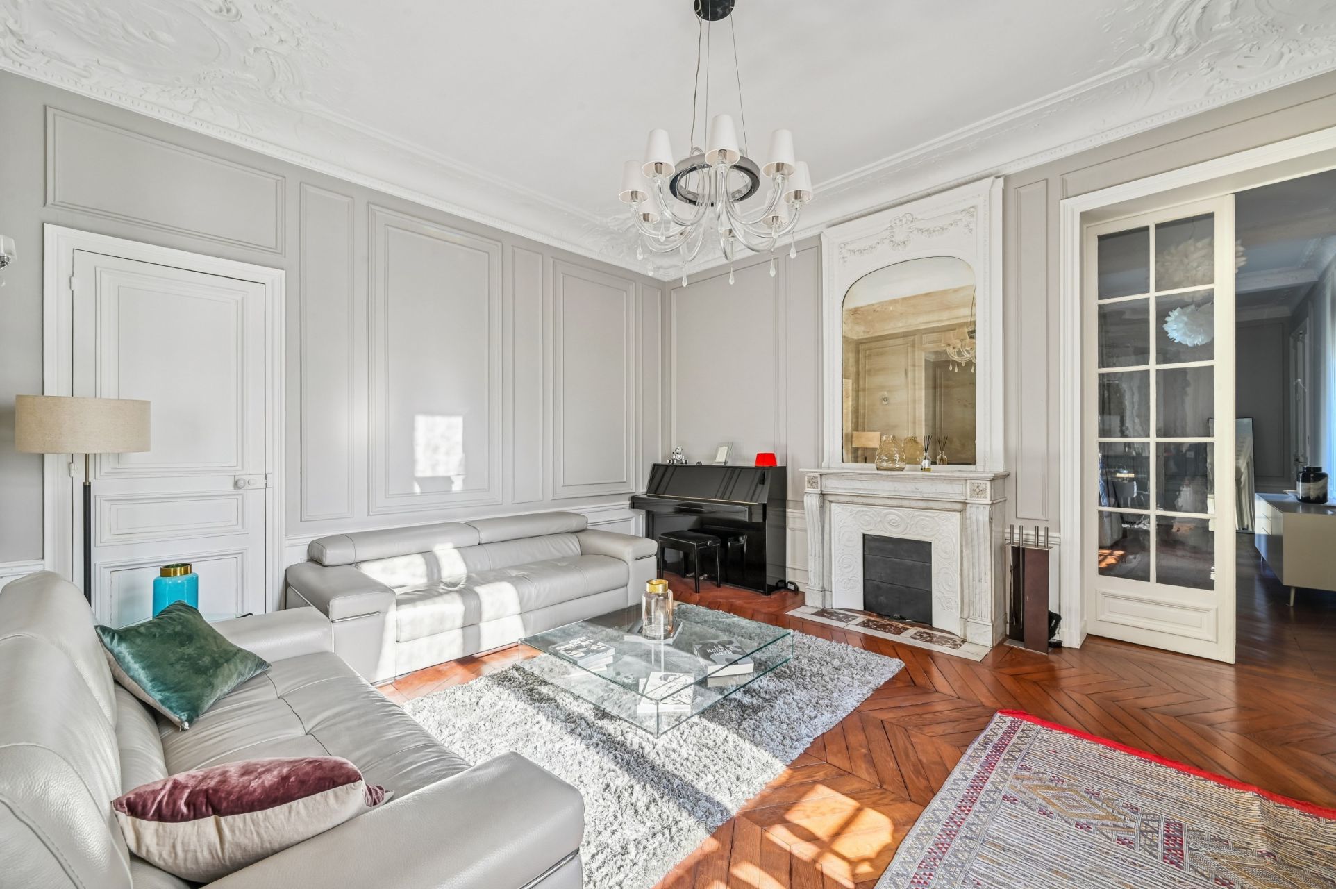 luxury apartment 5 Rooms for sale on PARIS (75016)
