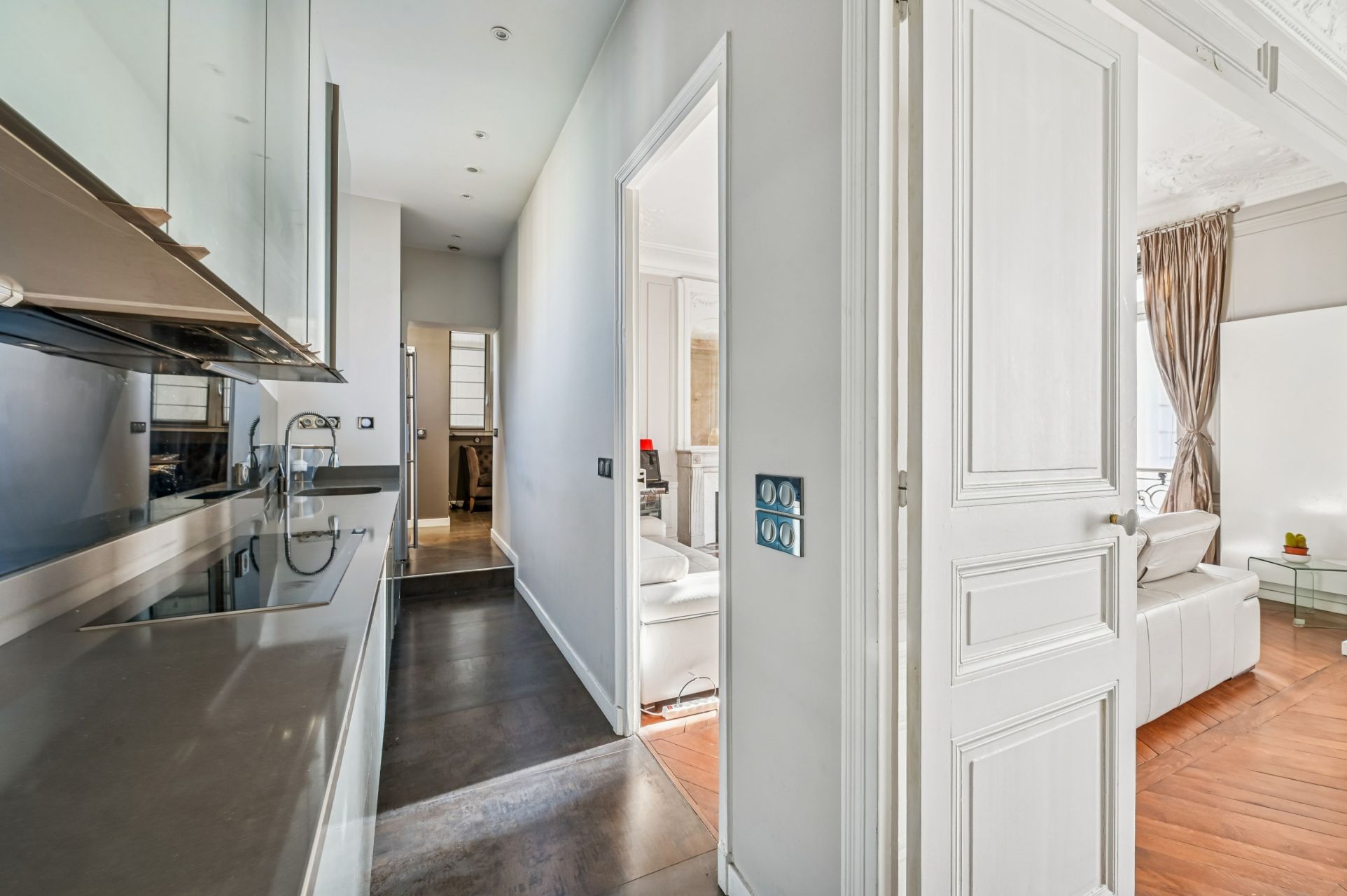 luxury apartment 5 Rooms for sale on PARIS (75016)
