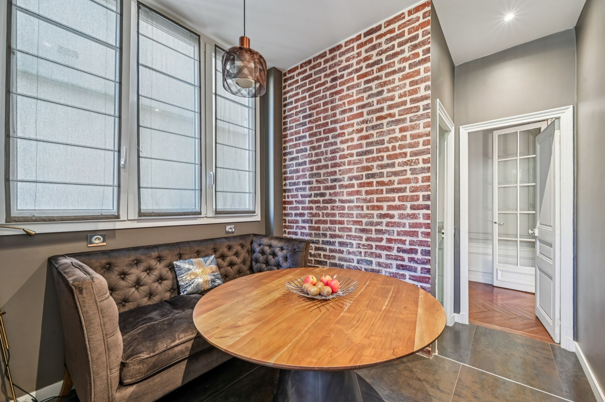 luxury apartment 5 Rooms for sale on PARIS (75016)