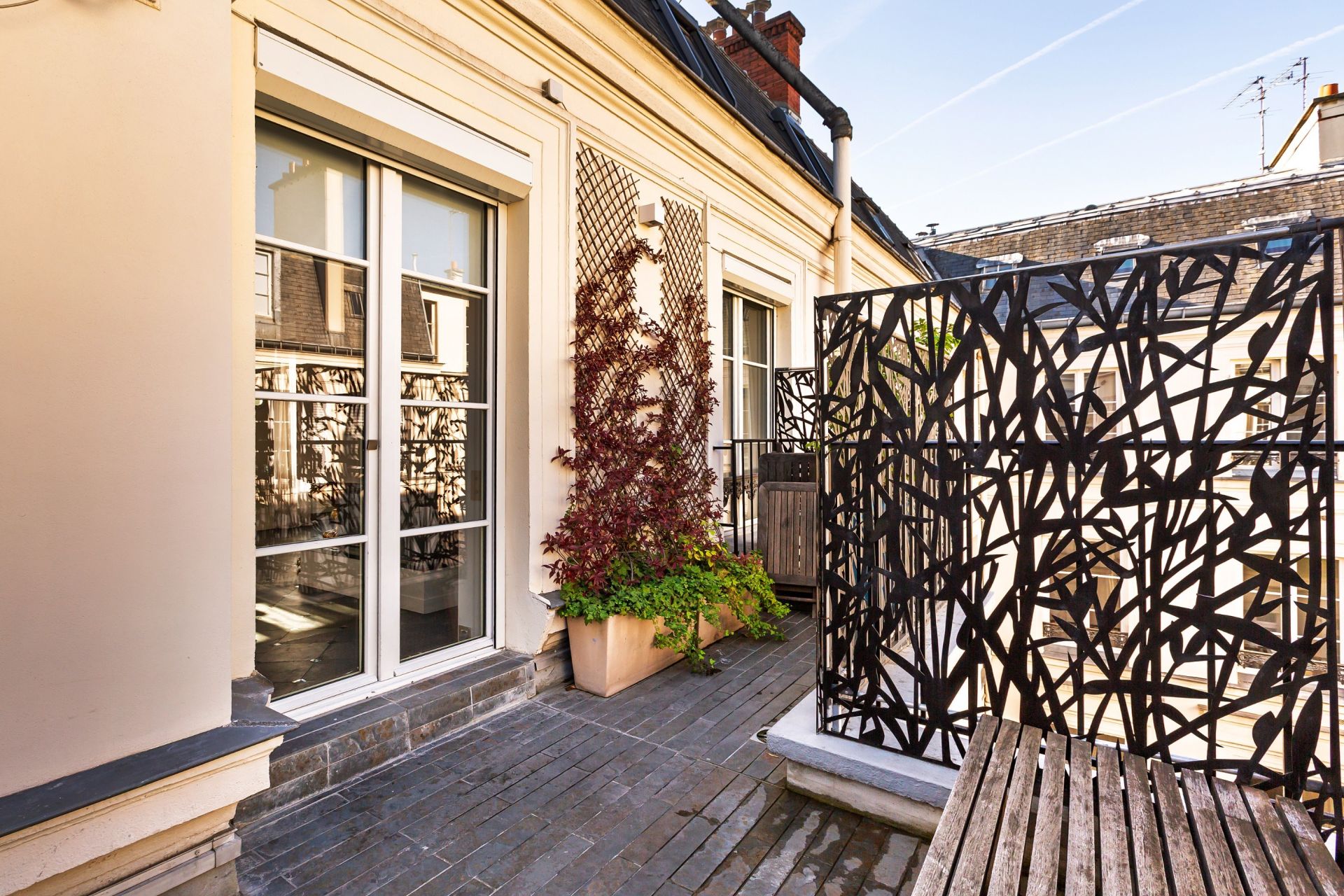 luxury apartment 5 Rooms for sale on PARIS (75007)