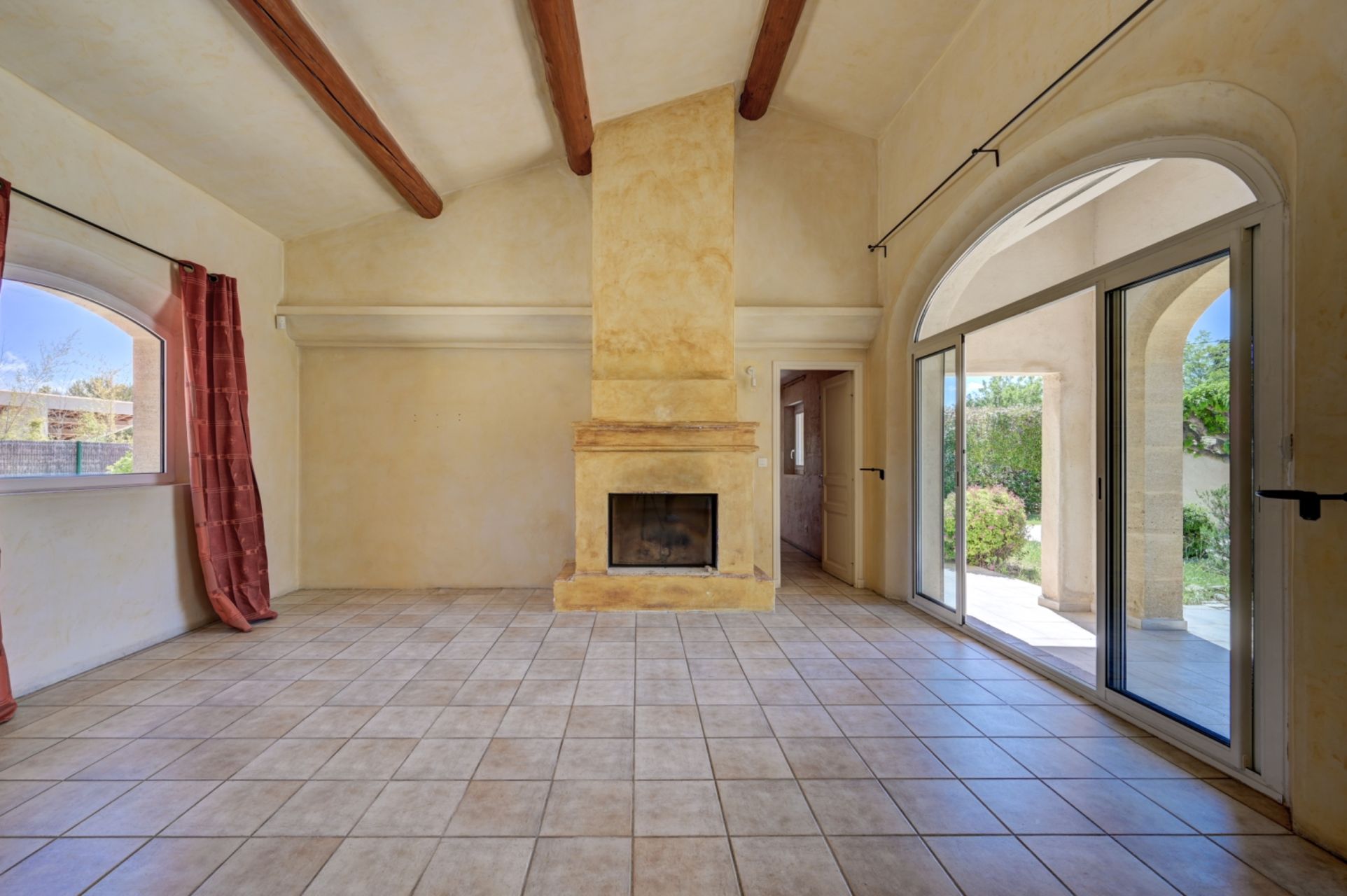 maison de luxe 7 Pièces en vente sur EGUILLES (13510)