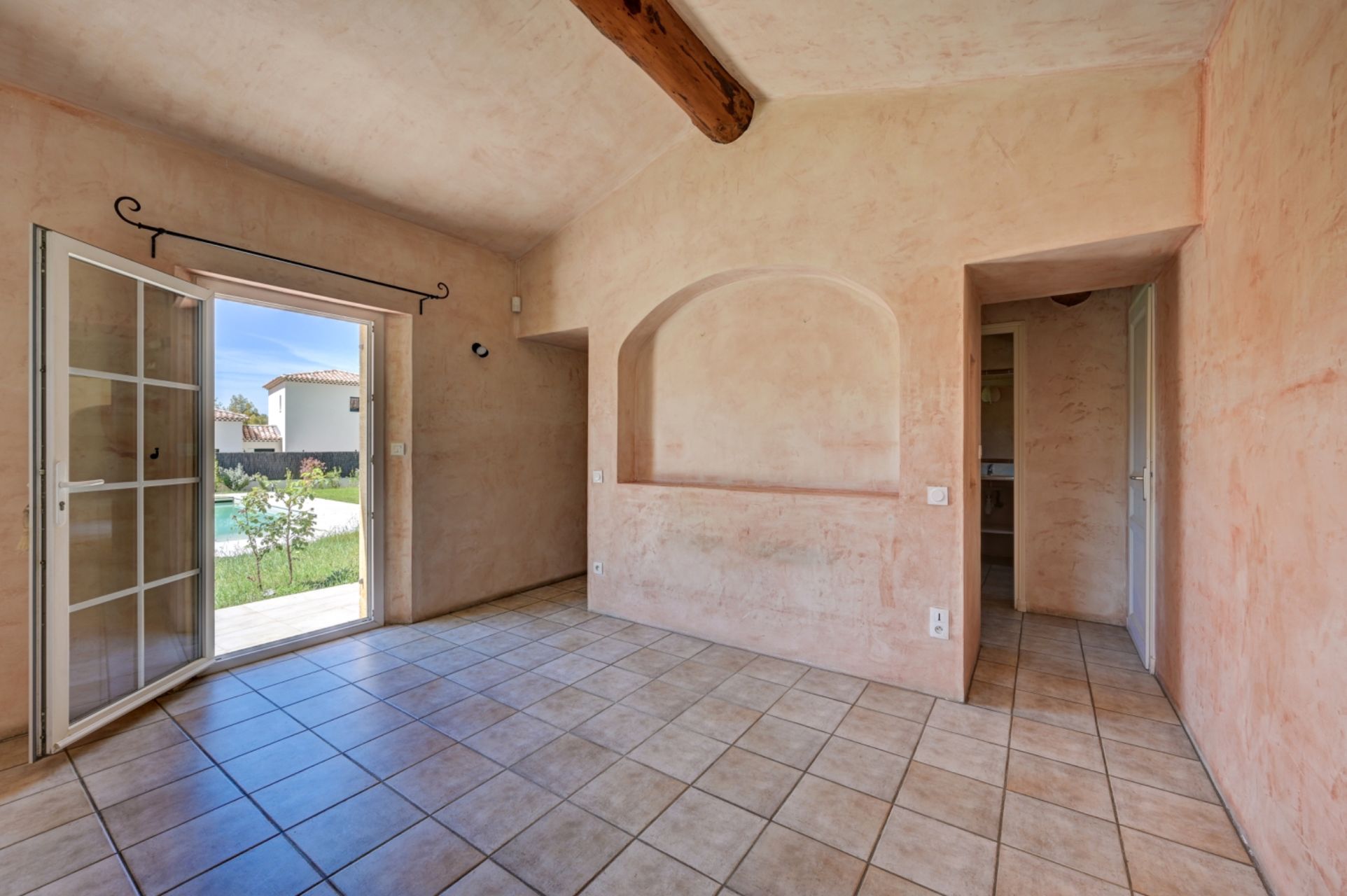 maison de luxe 7 Pièces en vente sur EGUILLES (13510)