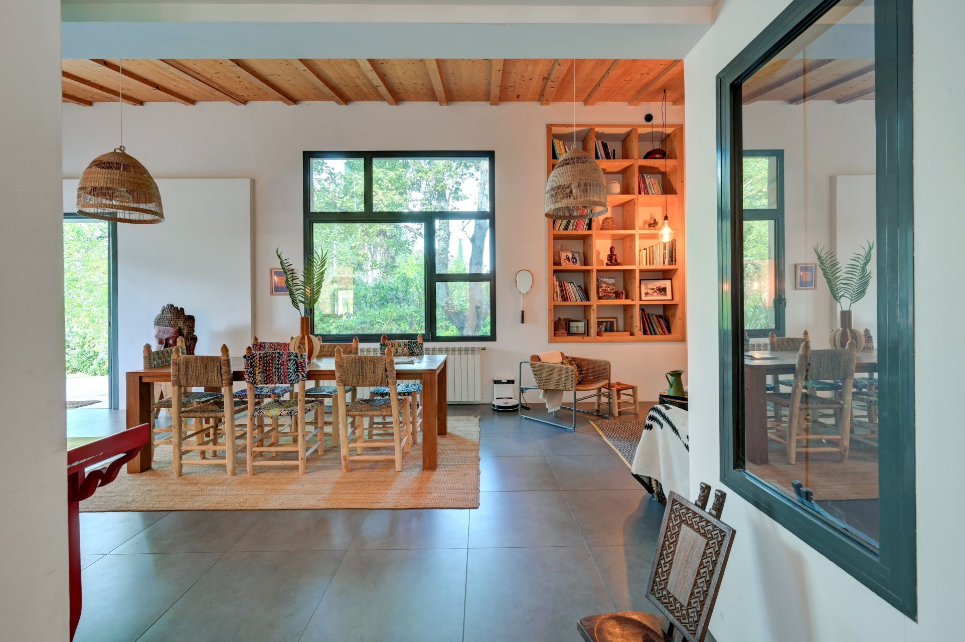 luxury house 8 Rooms for sale on AIX EN PROVENCE (13100)