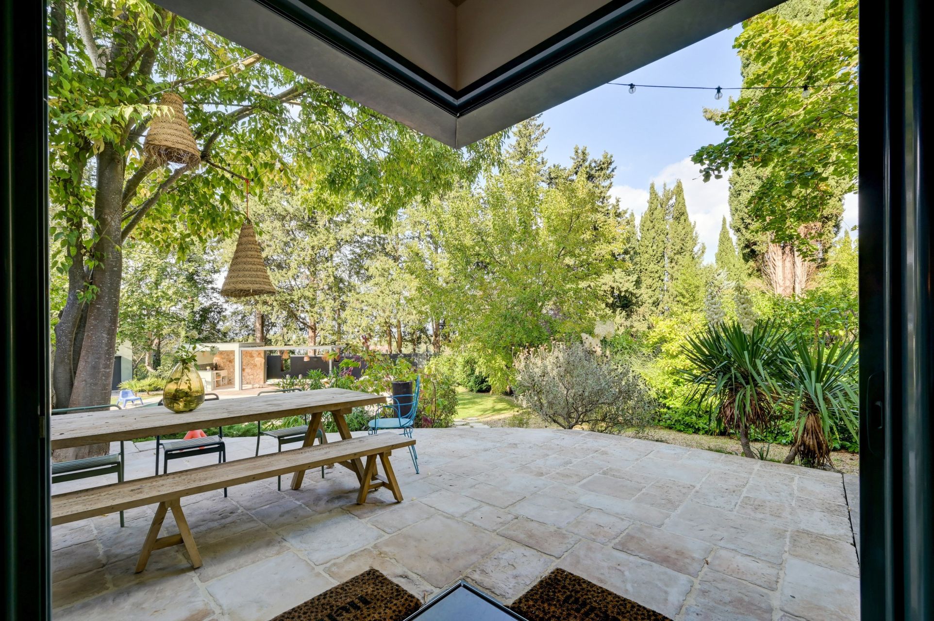 luxury house 8 Rooms for sale on AIX EN PROVENCE (13100)