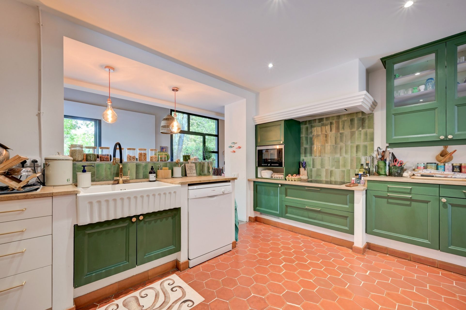 luxury house 8 Rooms for sale on AIX EN PROVENCE (13100)