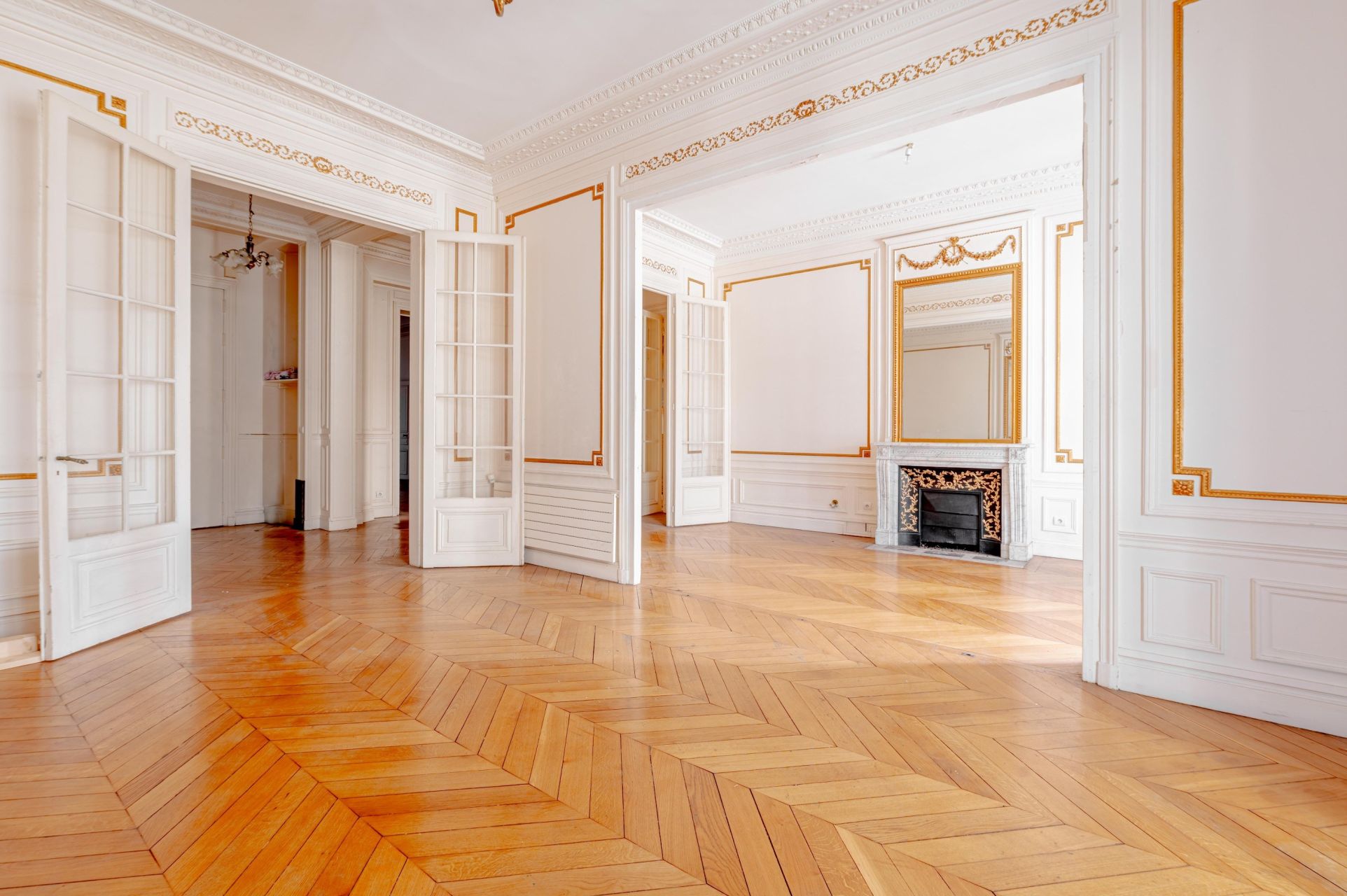 luxury apartment 7 Rooms for sale on PARIS (75116)