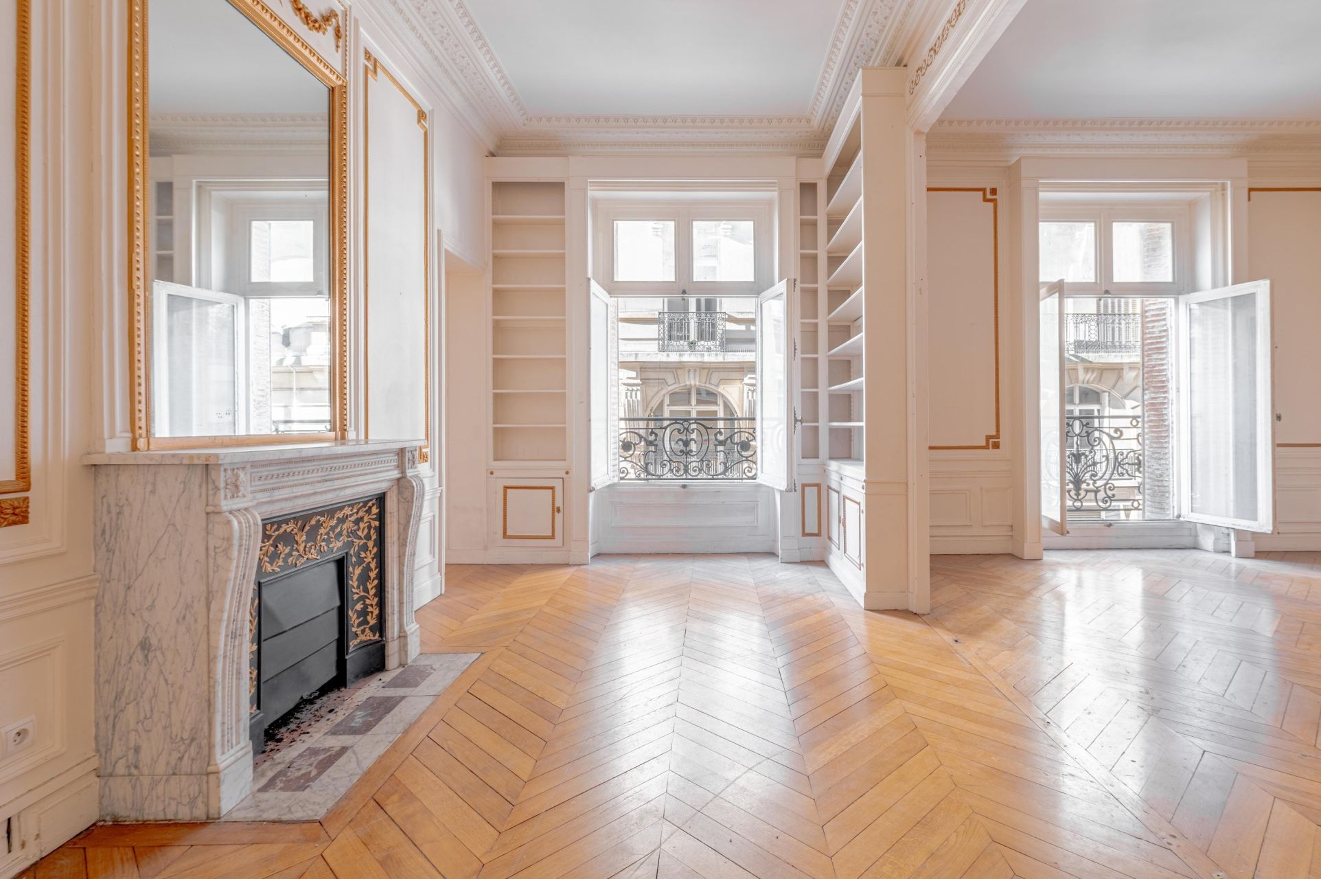 luxury apartment 7 Rooms for sale on PARIS (75116)
