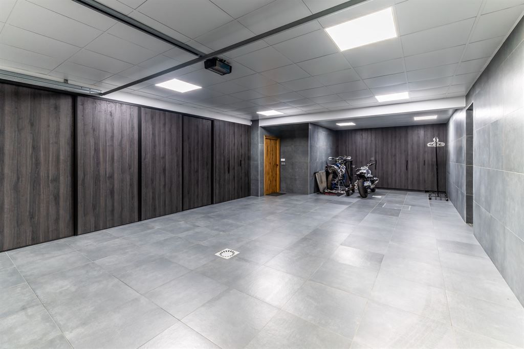 luxury villa 6 Rooms for sale on MOUGINS (06250)