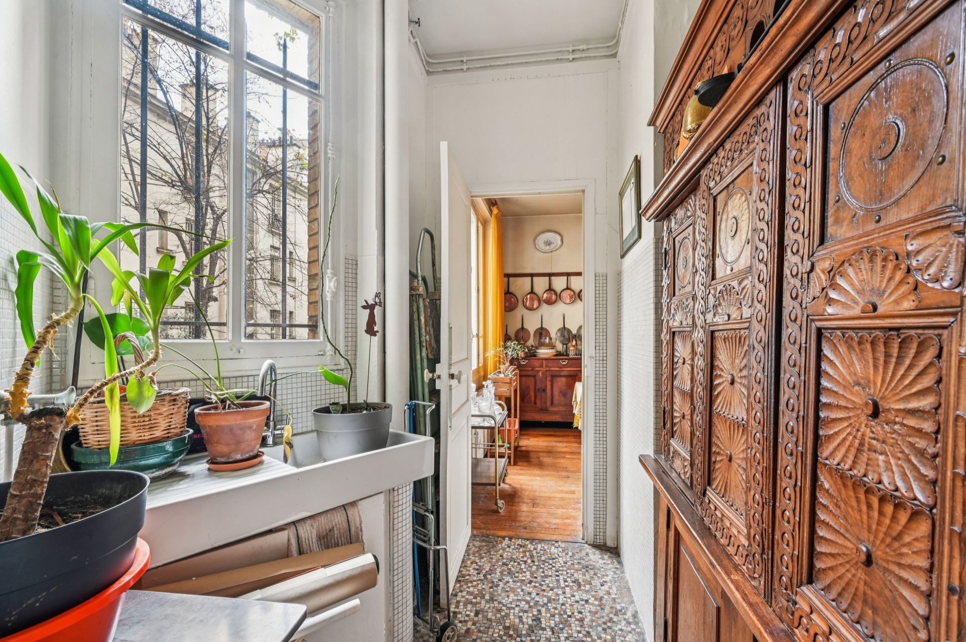 luxury apartment 8 Rooms for sale on PARIS (75016)