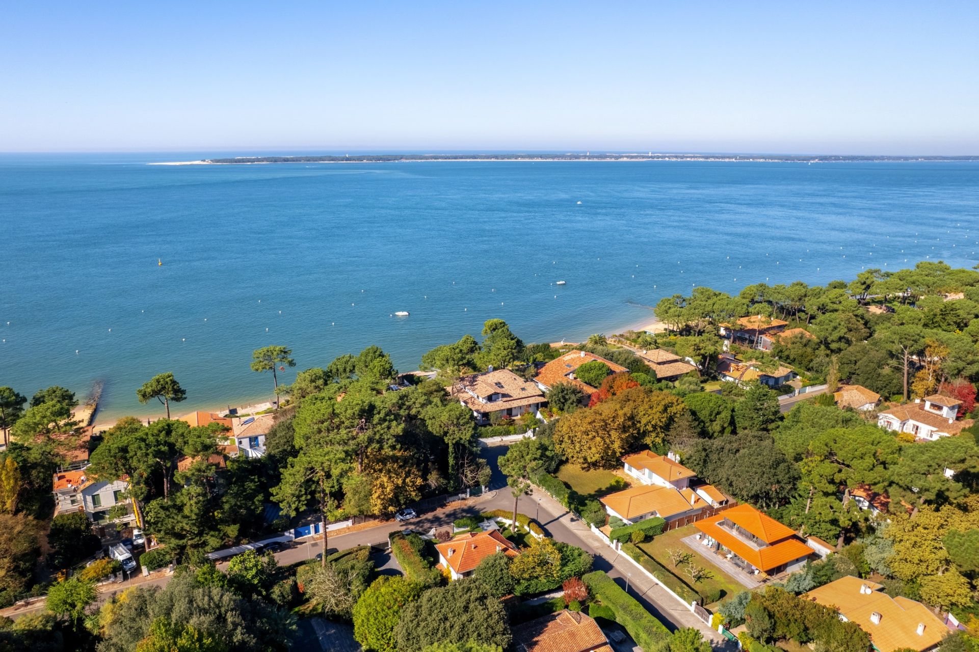 luxury house 5 Rooms for sale on PYLA SUR MER (33115)