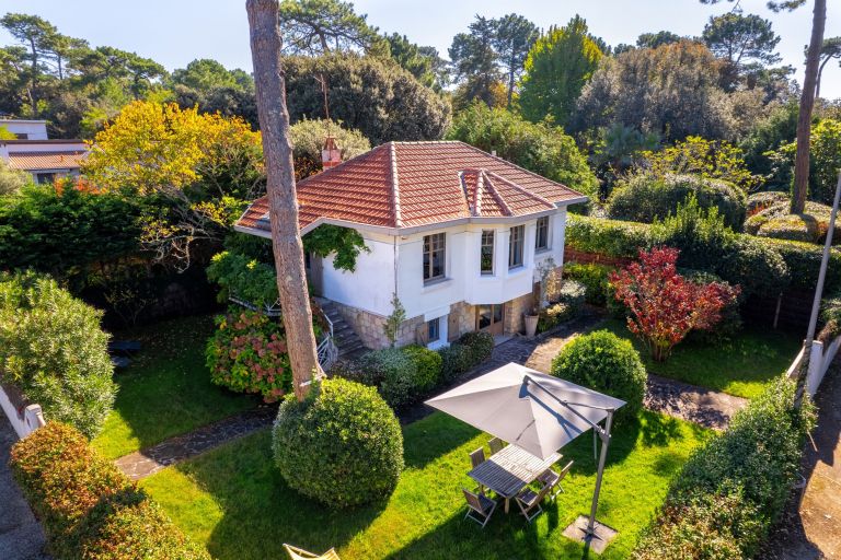 luxury house 5 Rooms for sale on PYLA SUR MER (33115)