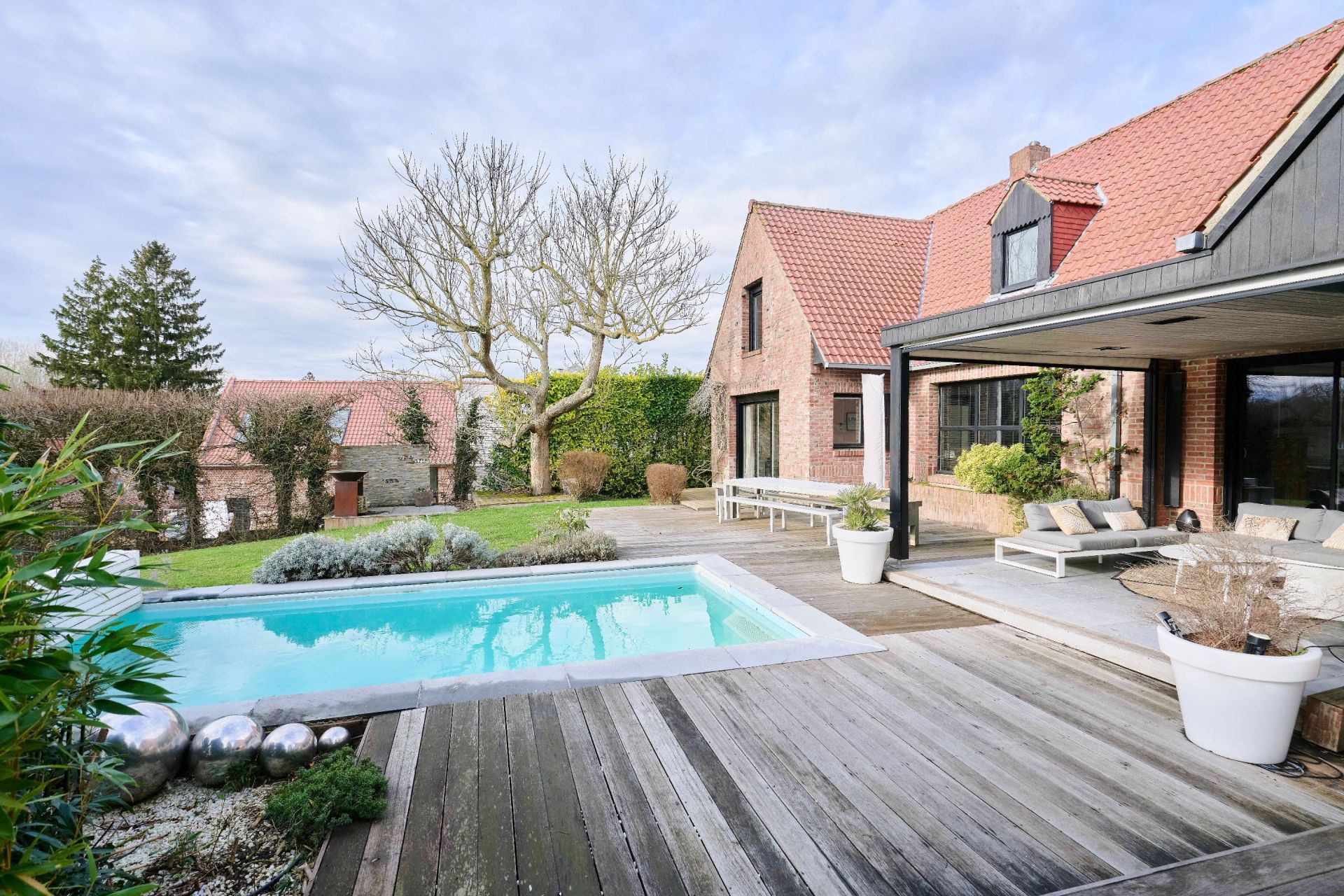 luxury house 12 Rooms for sale on GRUSON (59152)