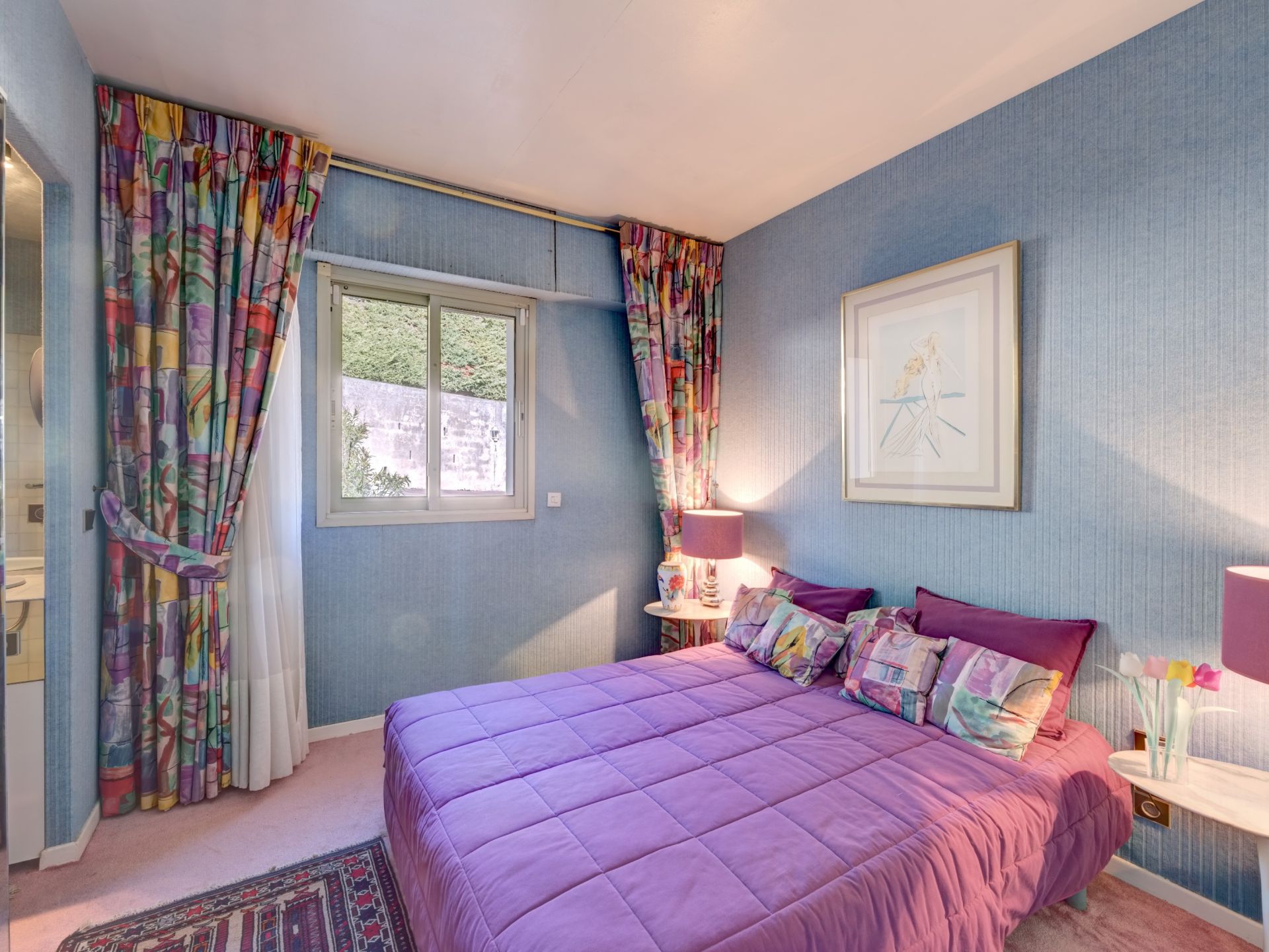 luxury villa 5 Rooms for sale on VALLAURIS (06220)