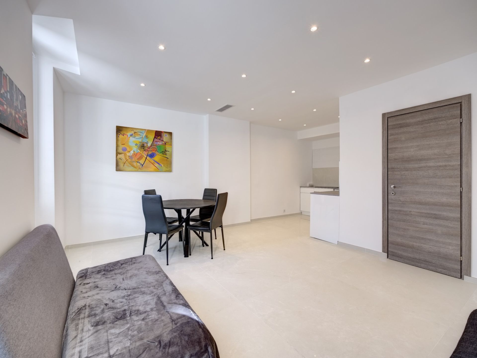 luxury apartment 2 Rooms for sale on CANNES (06400)