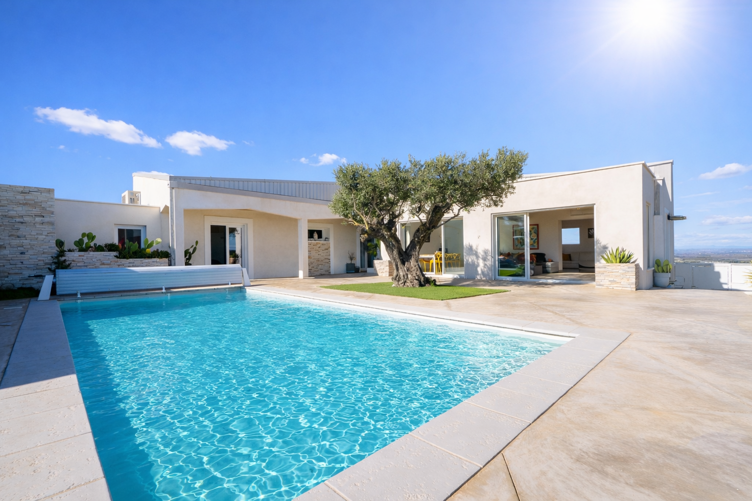 luxury house 4 Rooms for sale on NARBONNE (11100)