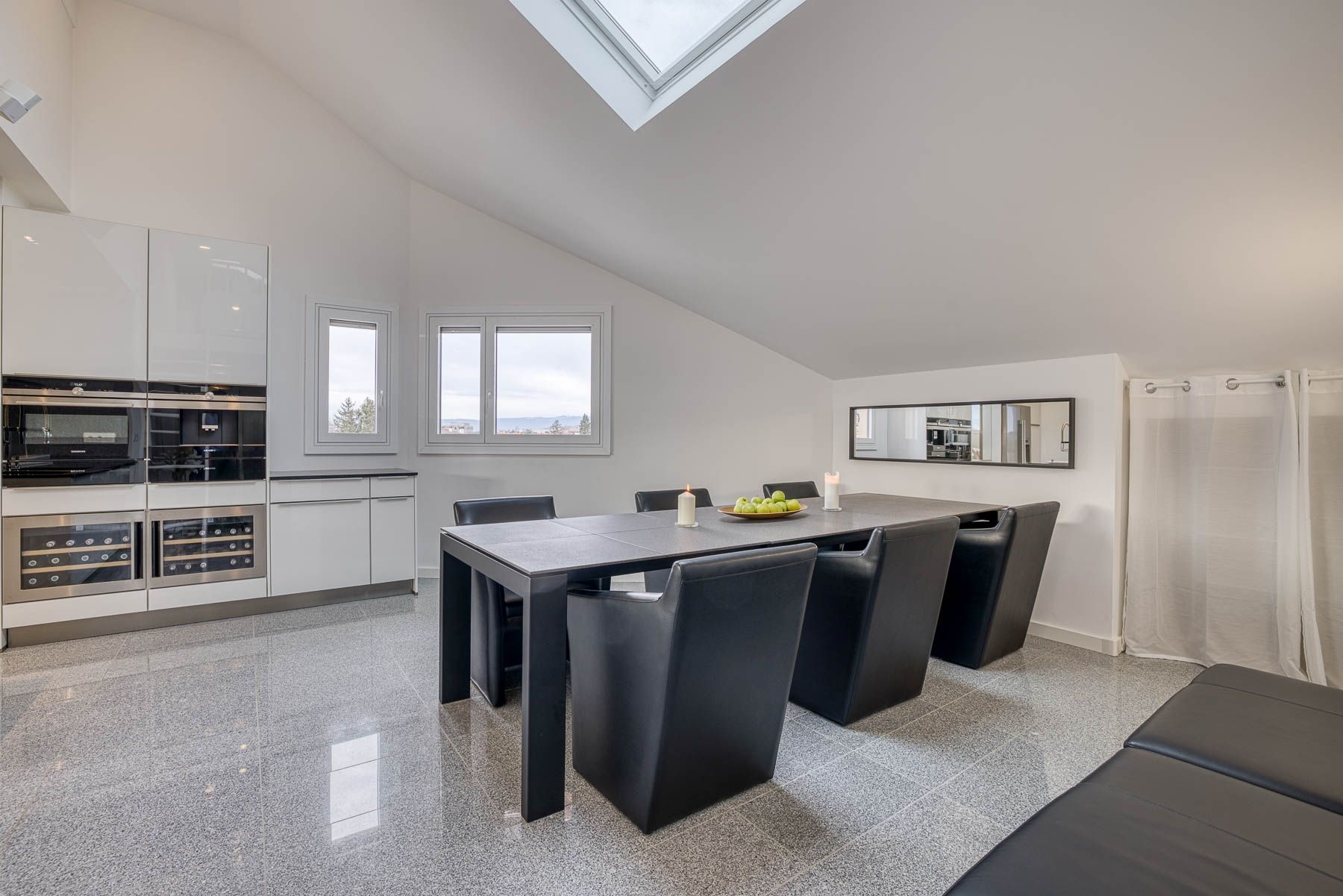 luxury apartment 4 Rooms for sale on ANNECY (74000)