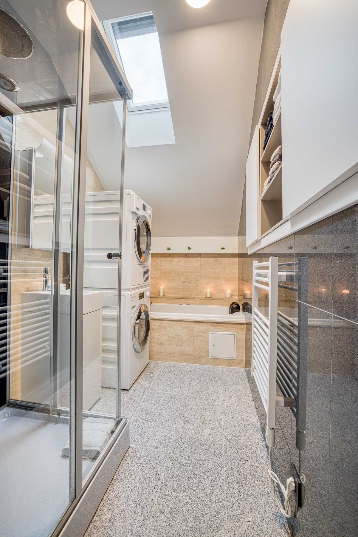 luxury apartment 4 Rooms for sale on ANNECY (74000)