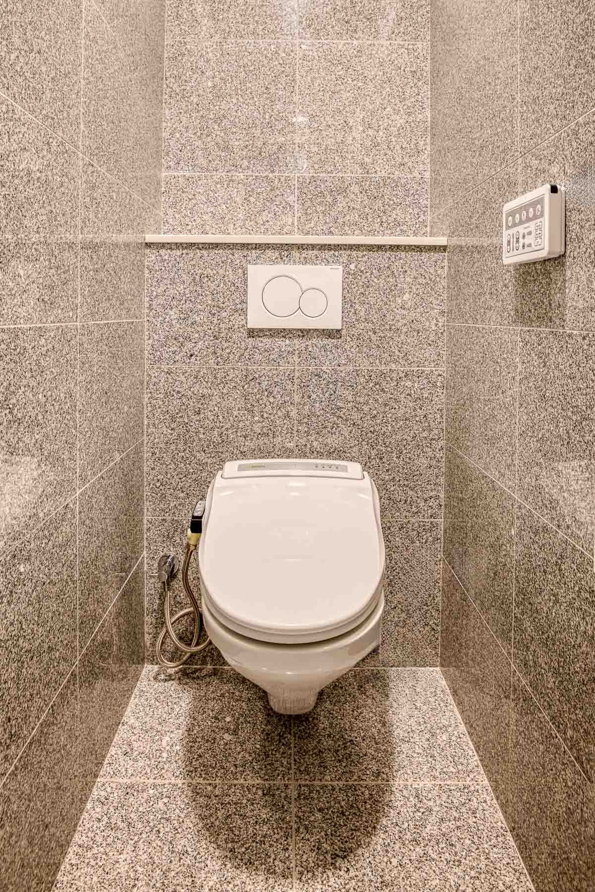 luxury apartment 4 Rooms for sale on ANNECY (74000)